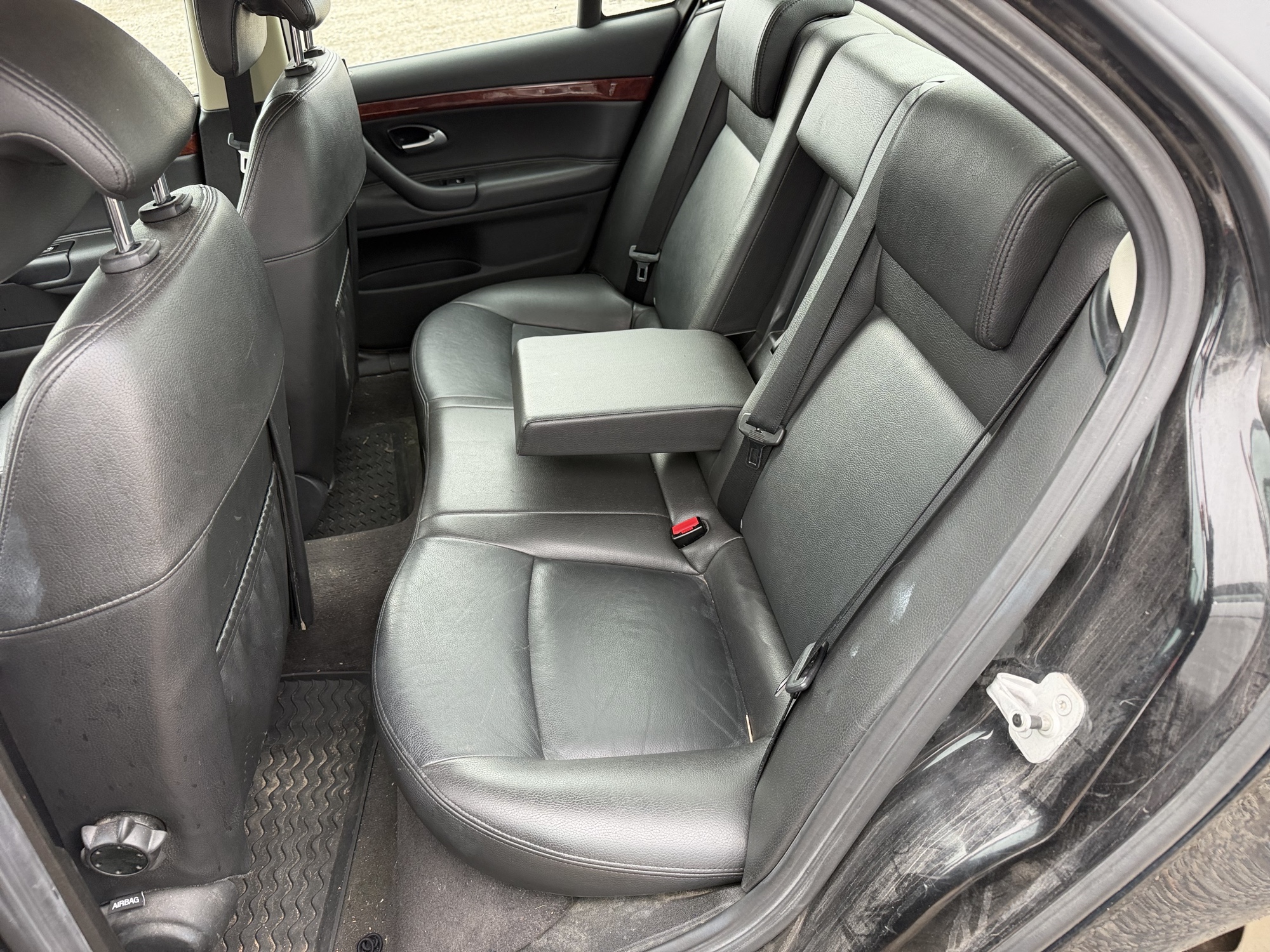 2009 saab 9-3 2.0t-touring with 207829 miles for sale near Elk River, Minnesota 106626_24_drv_rear_seat.jpg