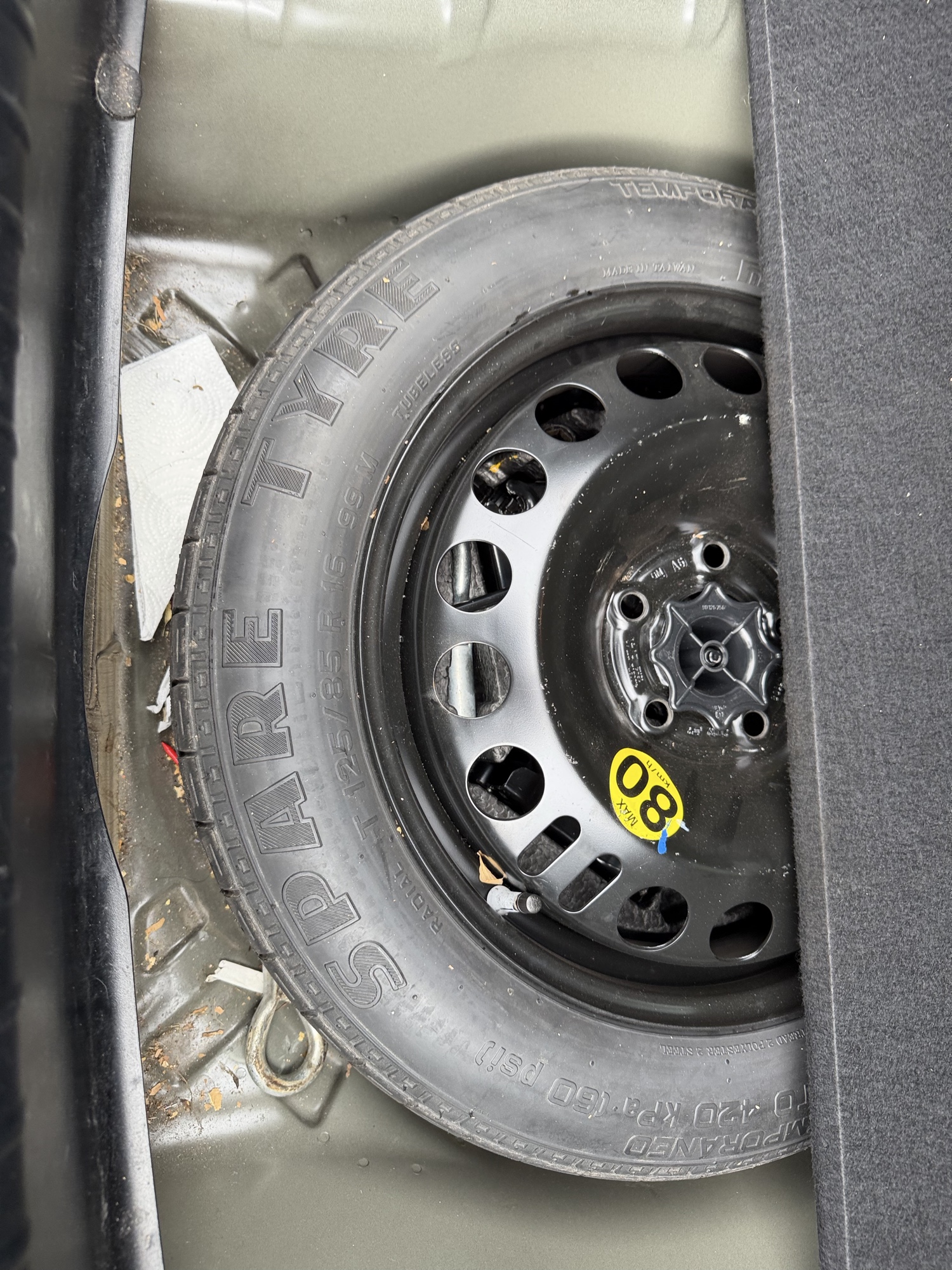 2009 saab 9-3 2.0t-touring with 207829 miles for sale near Elk River, Minnesota 106626_27_spare_tire.jpg