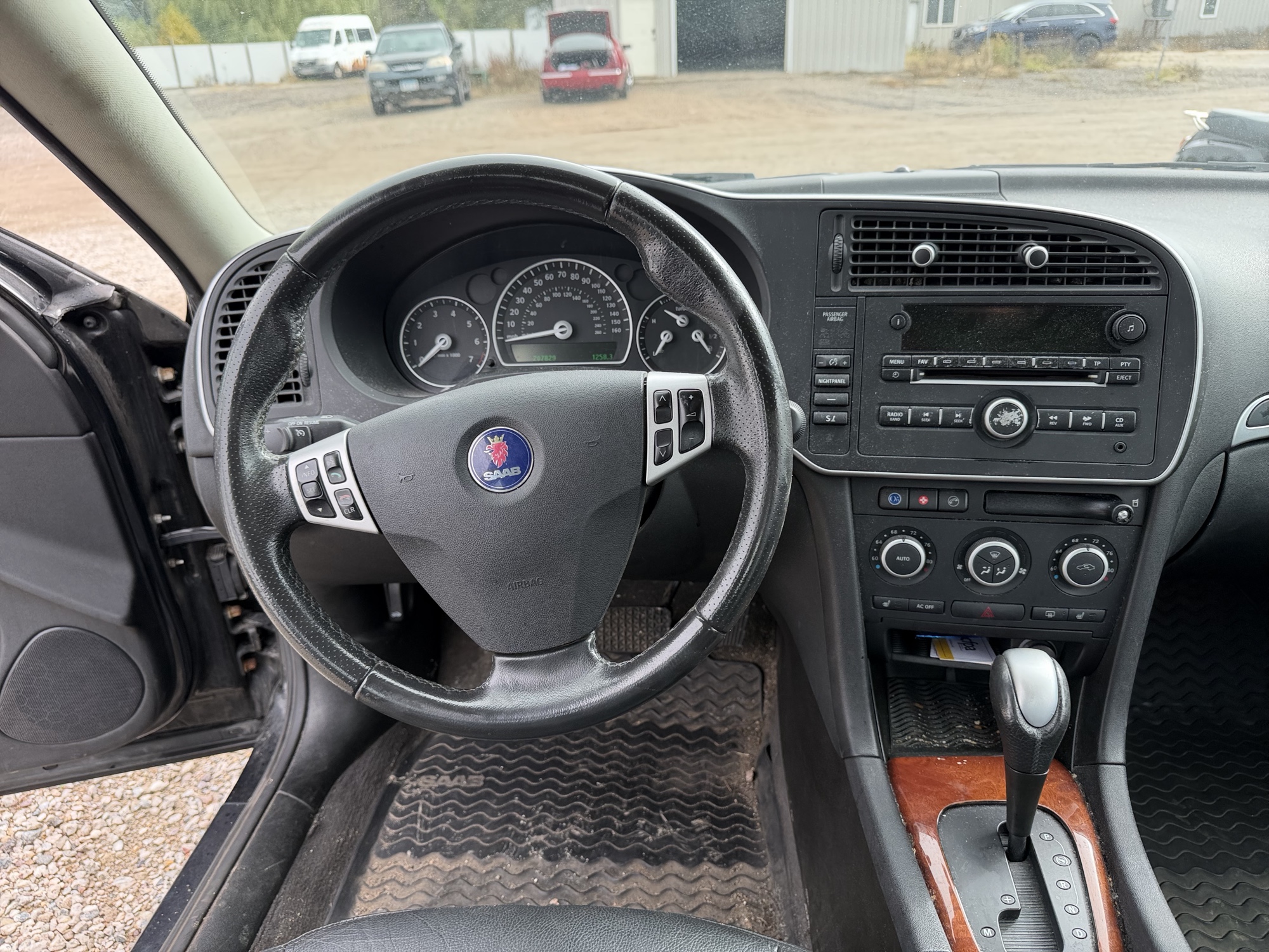 2009 saab 9-3 2.0t-touring with 207829 miles for sale near Elk River, Minnesota 106626_33_dash_from_driver.jpg