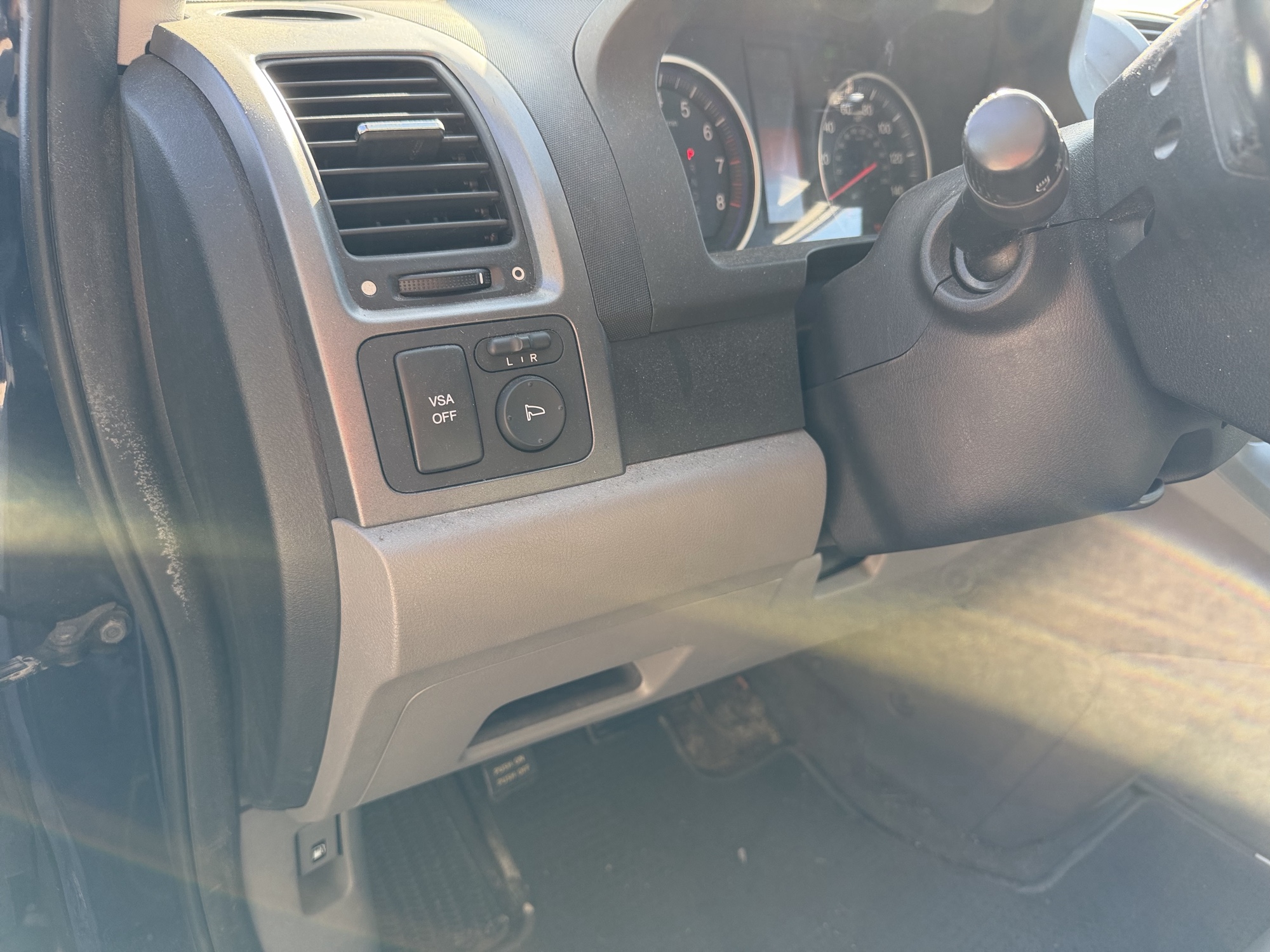 2008 honda cr-v ex-l-4wd-at with 152109 miles for sale near Elk River, Minnesota 106628_37_left_of_steering_wheel.jpg