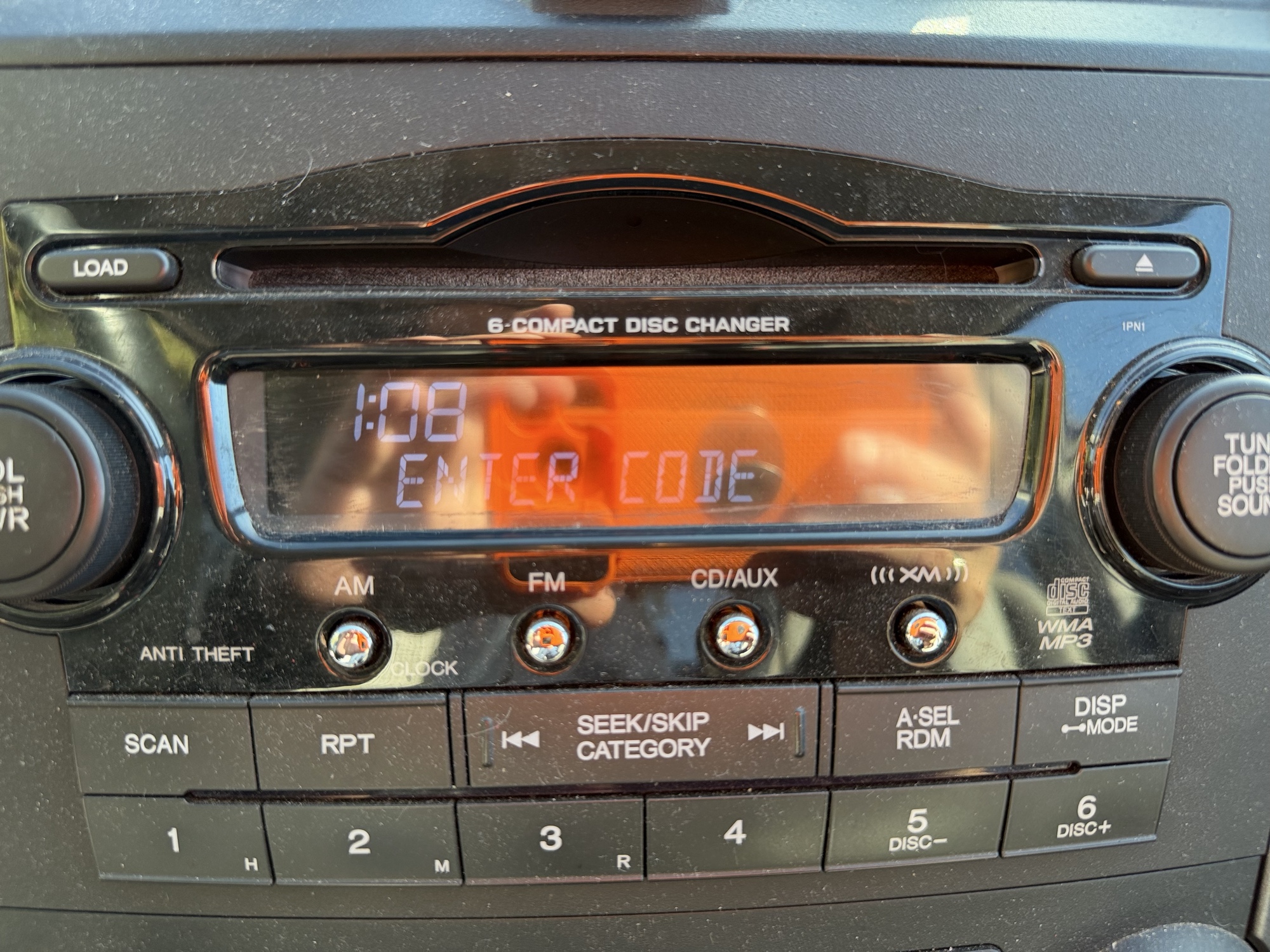 2008 honda cr-v ex-l-4wd-at with 152109 miles for sale near Elk River, Minnesota 106628_39_radio_closeup.jpg