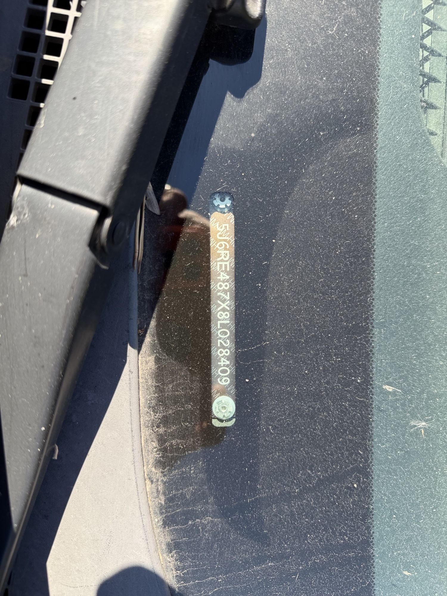 2008 honda cr-v ex-l-4wd-at with 152109 miles for sale near Elk River, Minnesota 106628_48_windshield_vin_plate.jpg
