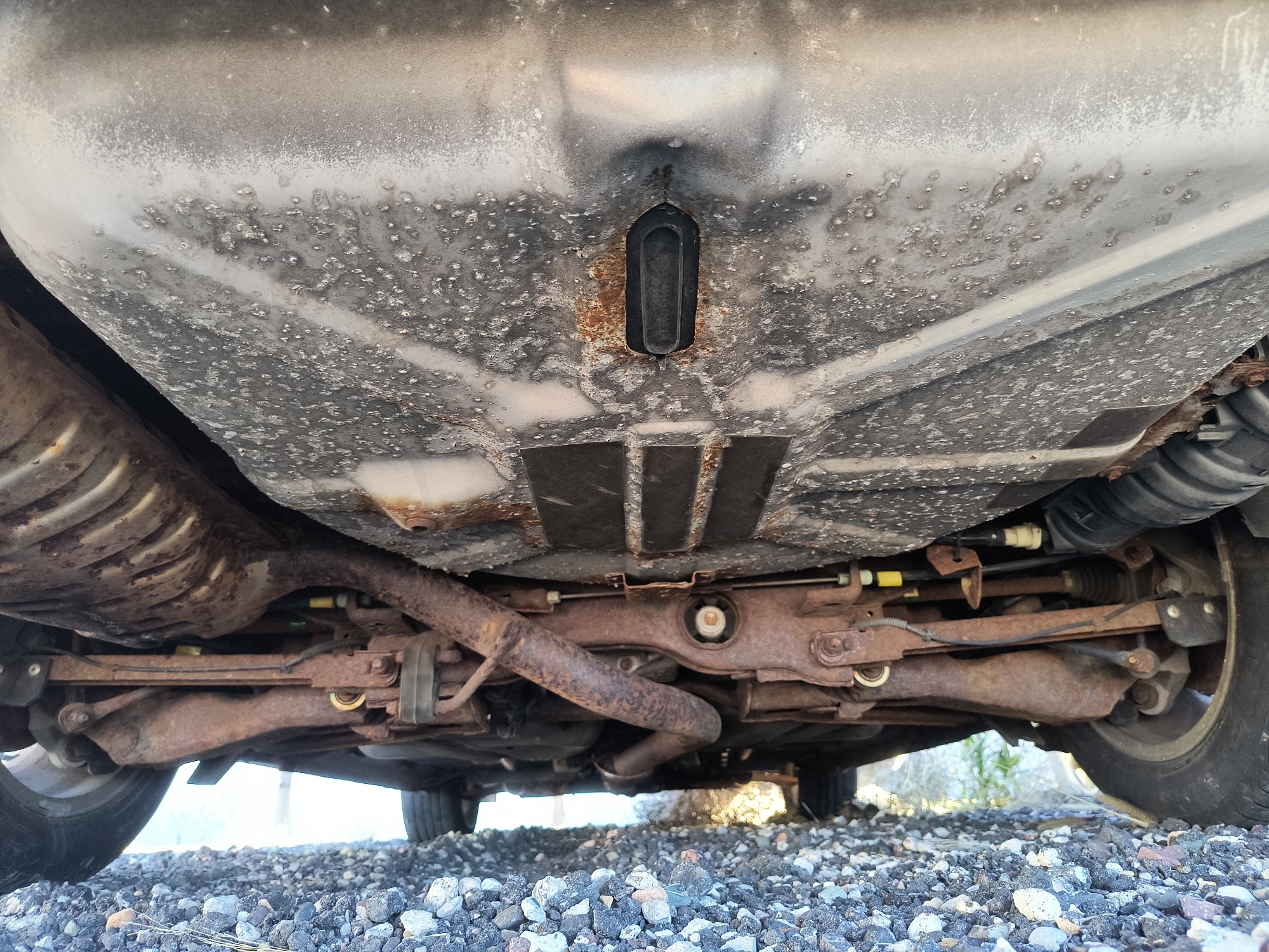 2005 ford five-hundred limited-awd for sale near Elk River, Minnesota 106629_19_undercar_rear.jpg