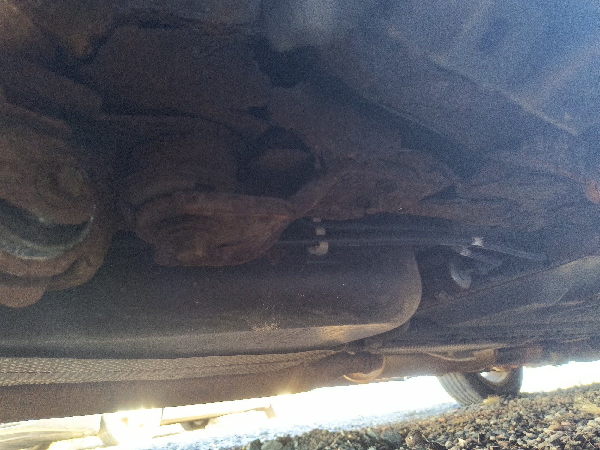 2005 ford five-hundred limited-awd for sale near Elk River, Minnesota 106629_20_undercar_rear_pass.jpg