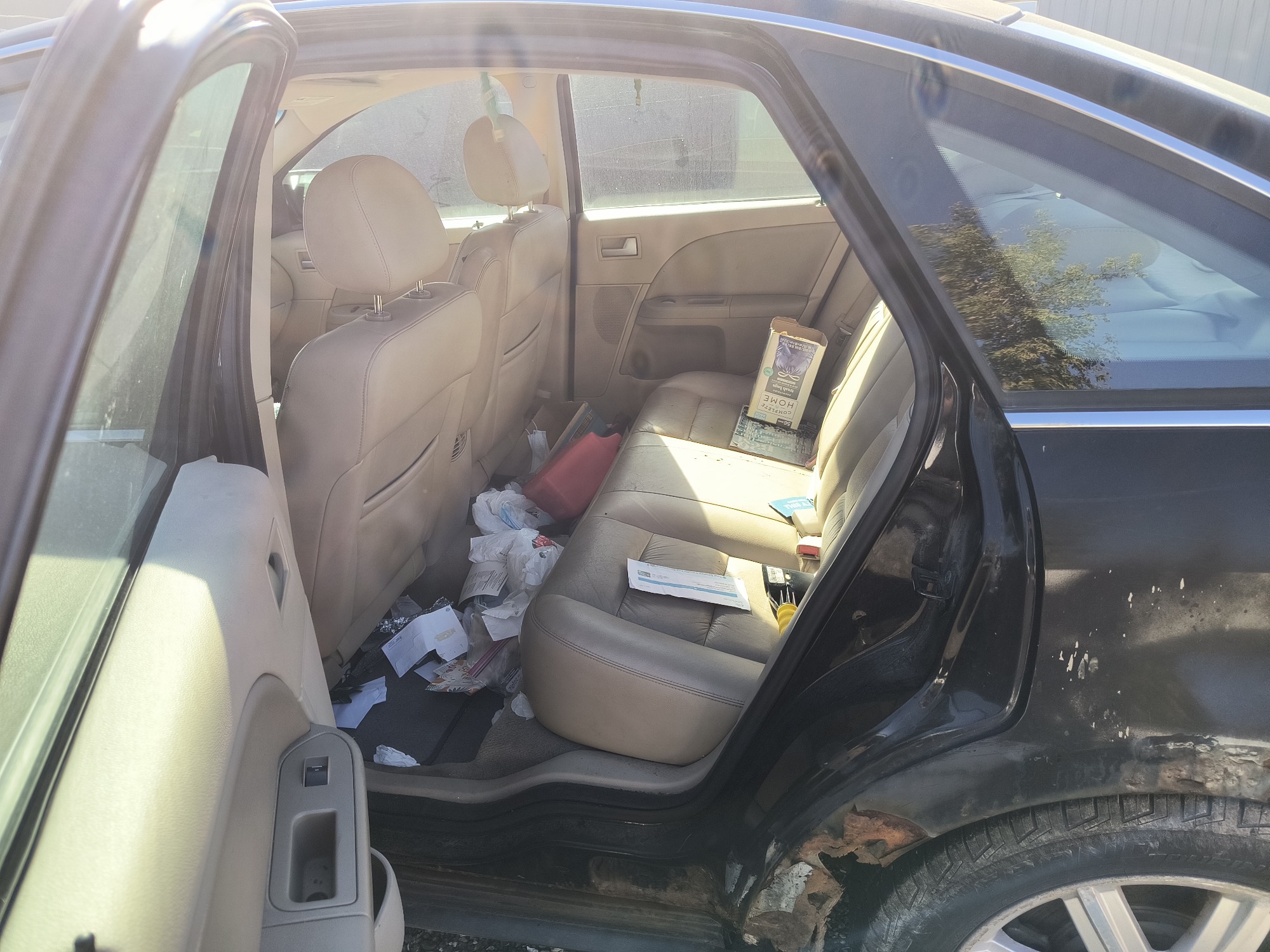 2005 ford five-hundred limited-awd for sale near Elk River, Minnesota 106629_24_drv_rear_seat.jpg
