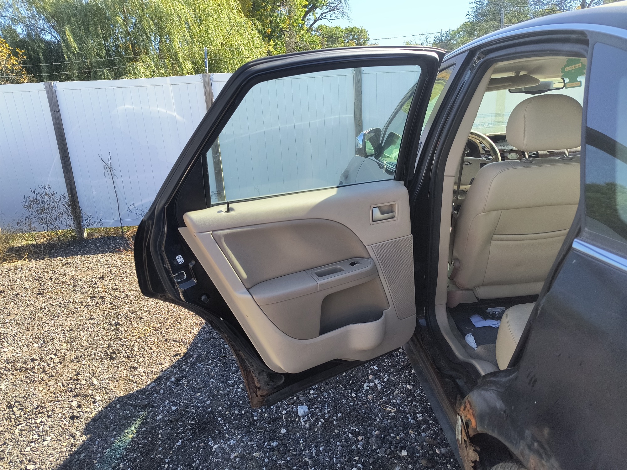 2005 ford five-hundred limited-awd for sale near Elk River, Minnesota 106629_25_drv_rear_door_panel.jpg