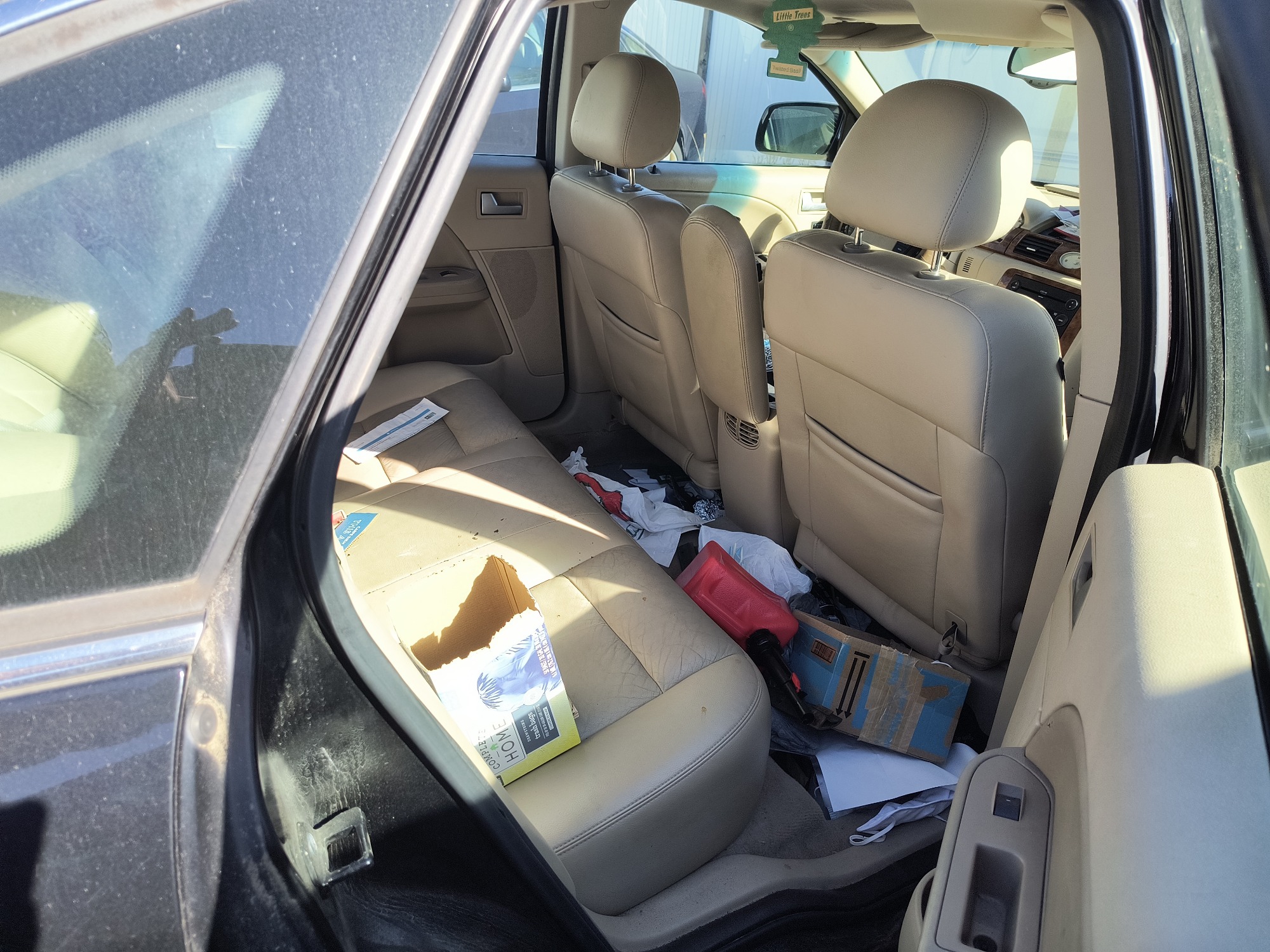 2005 ford five-hundred limited-awd for sale near Elk River, Minnesota 106629_28_pass_rear_seat.jpg