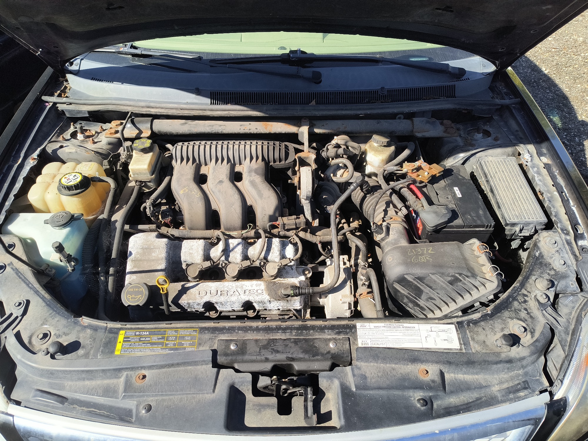 2005 ford five-hundred limited-awd for sale near Elk River, Minnesota 106629_49_engine_bay.jpg