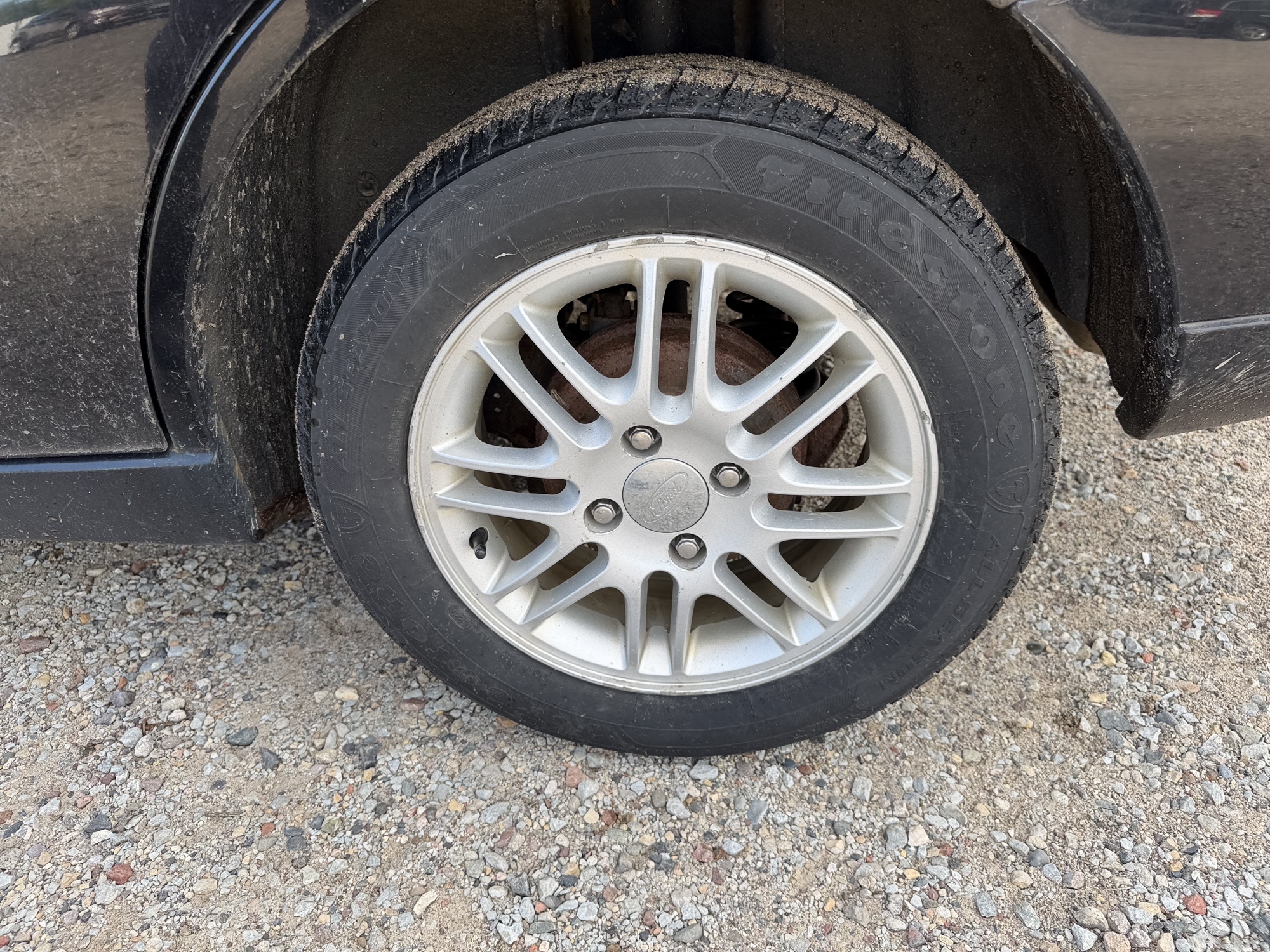 2006 ford focus zx4-s with 155179 miles for sale near Elk River, Minnesota 106630_13_rear_drv_wheel.jpg