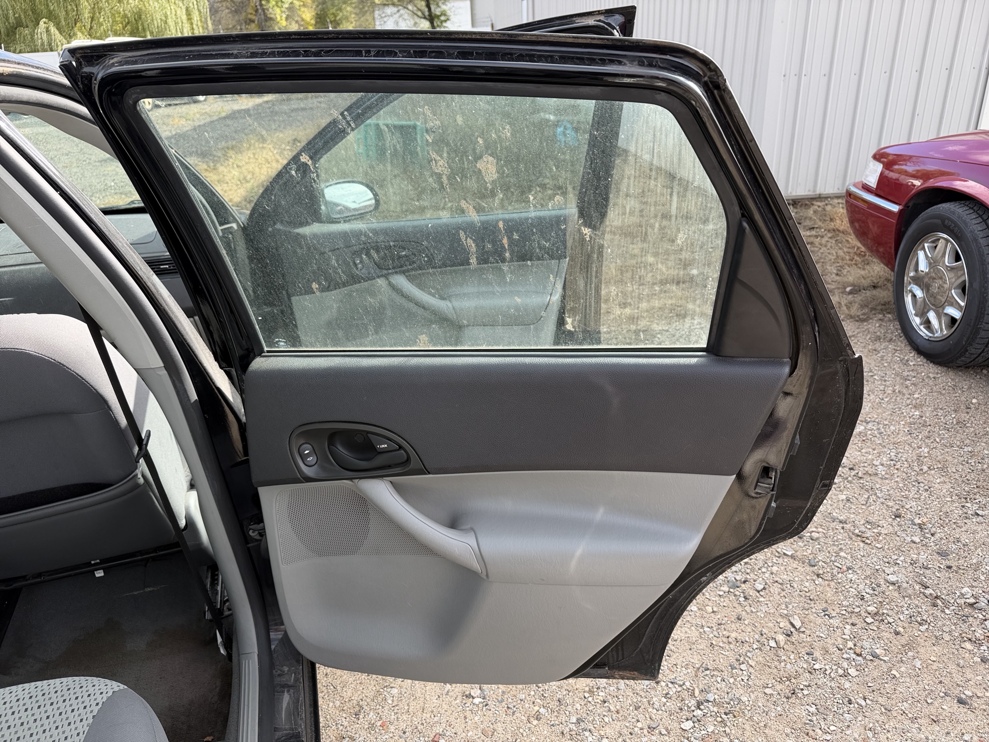 2006 ford focus zx4-s with 155179 miles for sale near Elk River, Minnesota 106630_30_pass_rear_door_panel.jpg