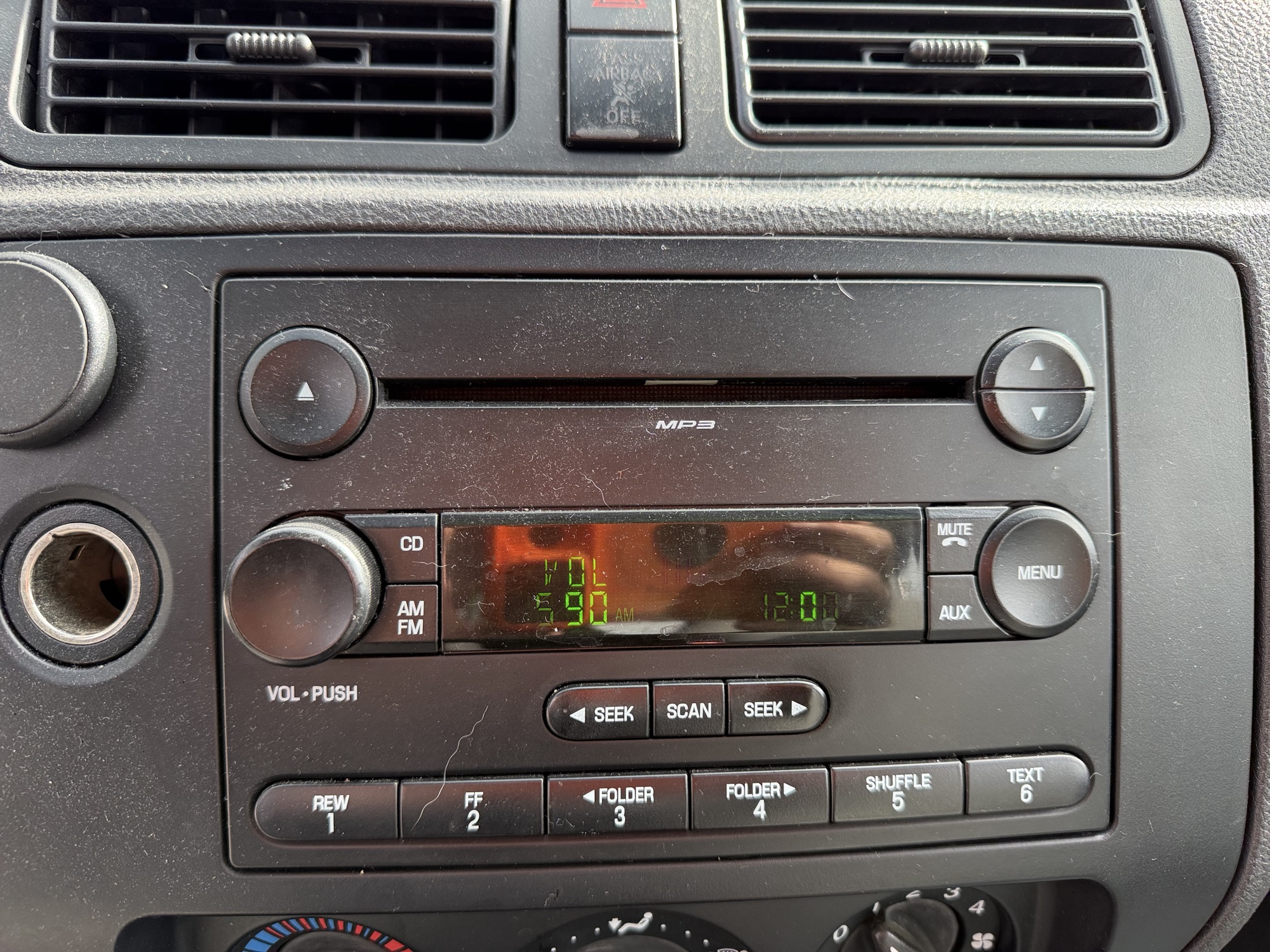 2006 ford focus zx4-s with 155179 miles for sale near Elk River, Minnesota 106630_39_radio_closeup.jpg