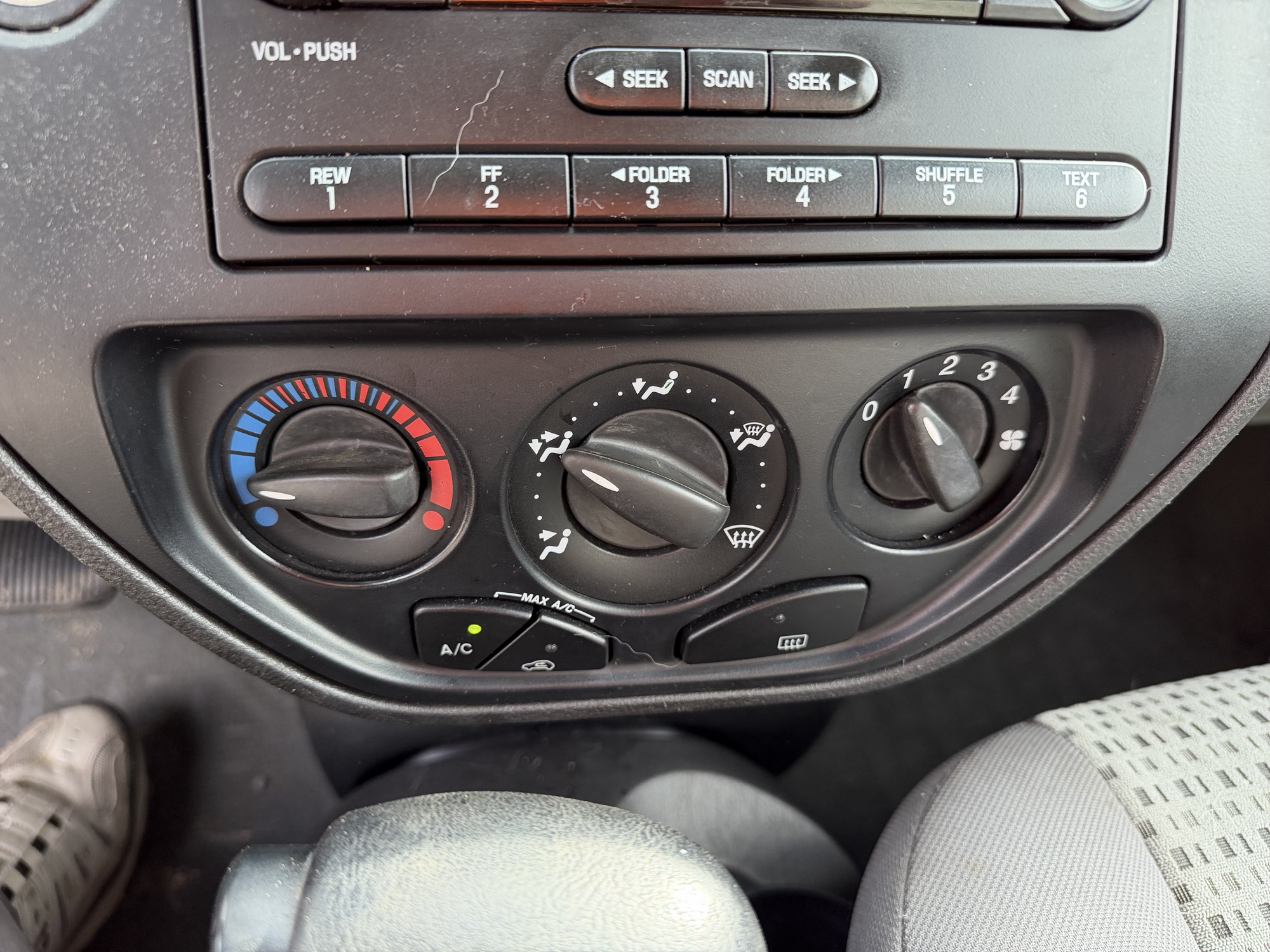 2006 ford focus zx4-s with 155179 miles for sale near Elk River, Minnesota 106630_40_climate_control.jpg
