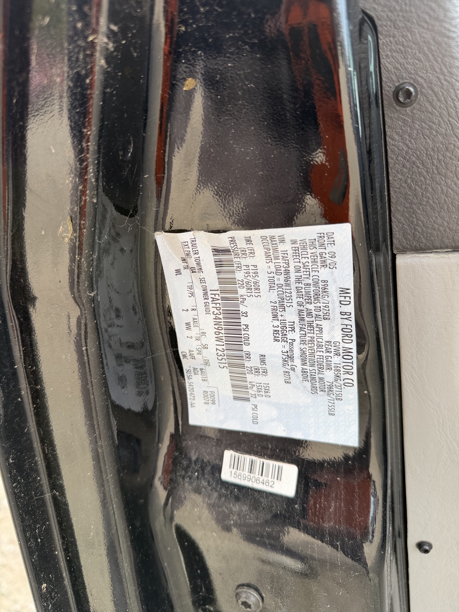 2006 ford focus zx4-s with 155179 miles for sale near Elk River, Minnesota 106630_47_door_vin_sticker.jpg