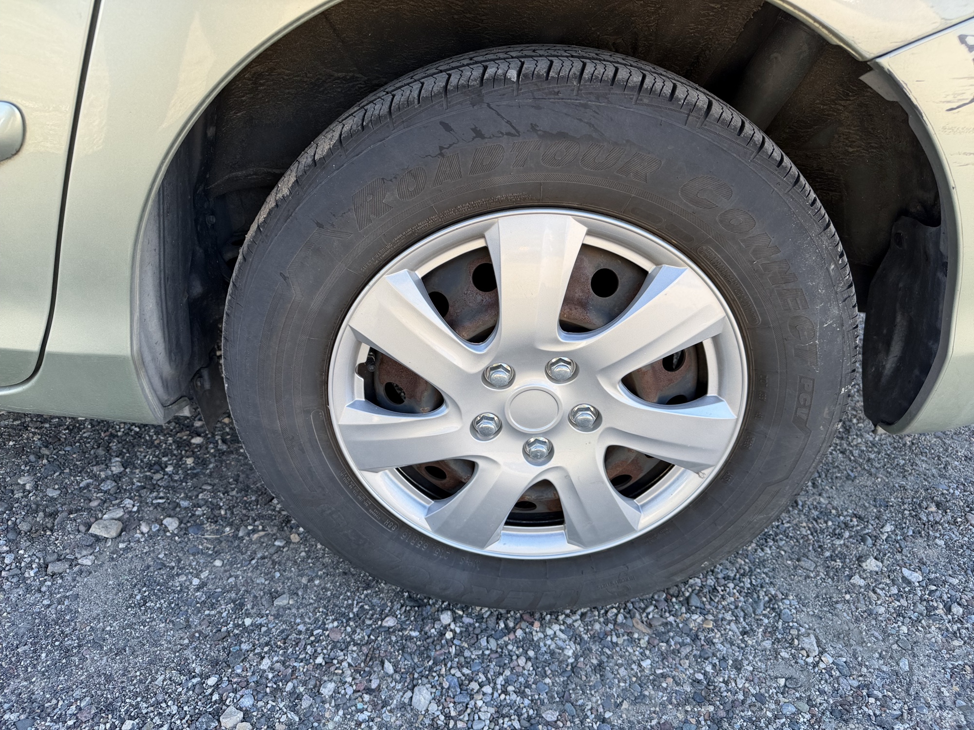 2009 toyota sienna ce-fwd-7-passenger with 179777 miles for sale near Elk River, Minnesota 106631_13_rear_drv_wheel.jpg