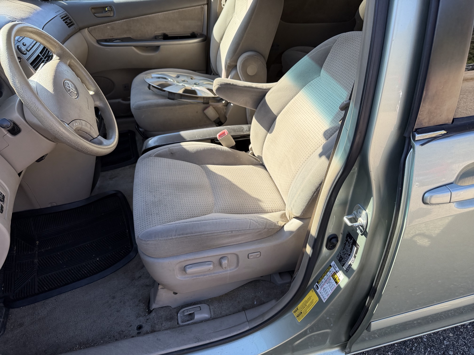 2009 toyota sienna ce-fwd-7-passenger with 179777 miles for sale near Elk River, Minnesota 106631_22_driver_seat.jpg
