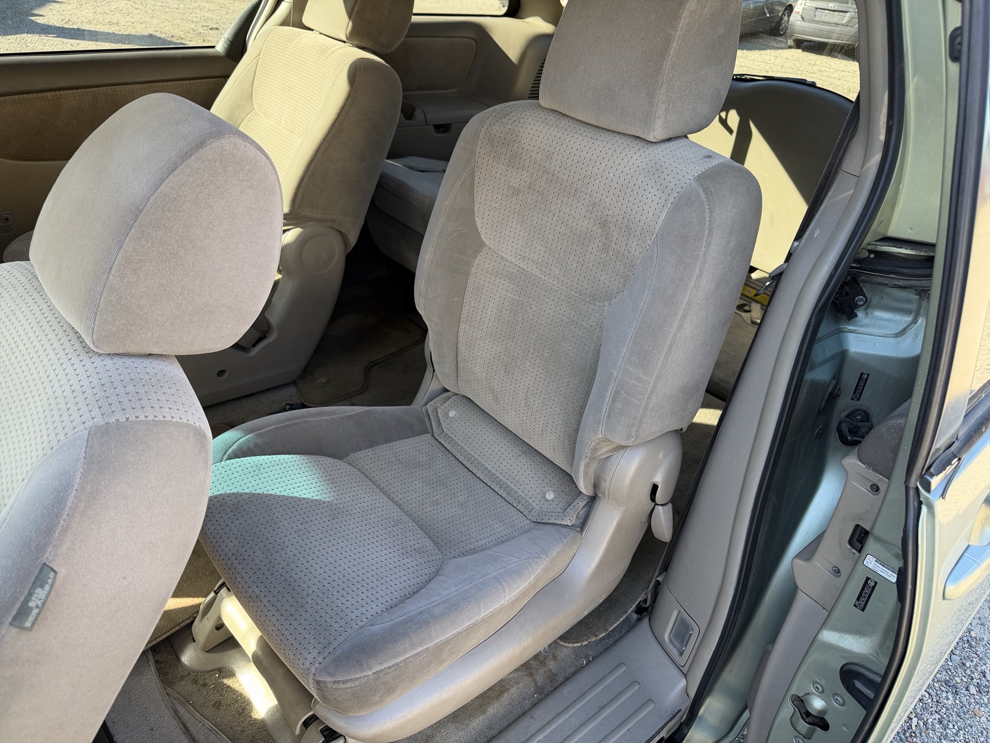2009 toyota sienna ce-fwd-7-passenger with 179777 miles for sale near Elk River, Minnesota 106631_24_drv_rear_seat.jpg