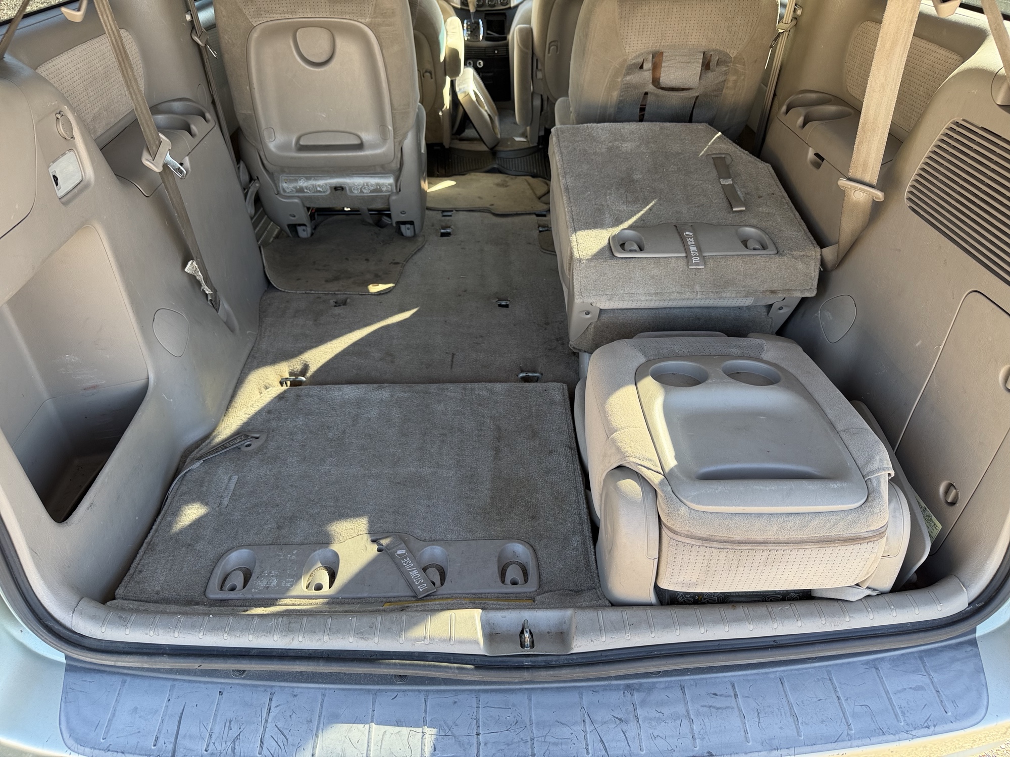 2009 toyota sienna ce-fwd-7-passenger with 179777 miles for sale near Elk River, Minnesota 106631_26_trunk.jpg