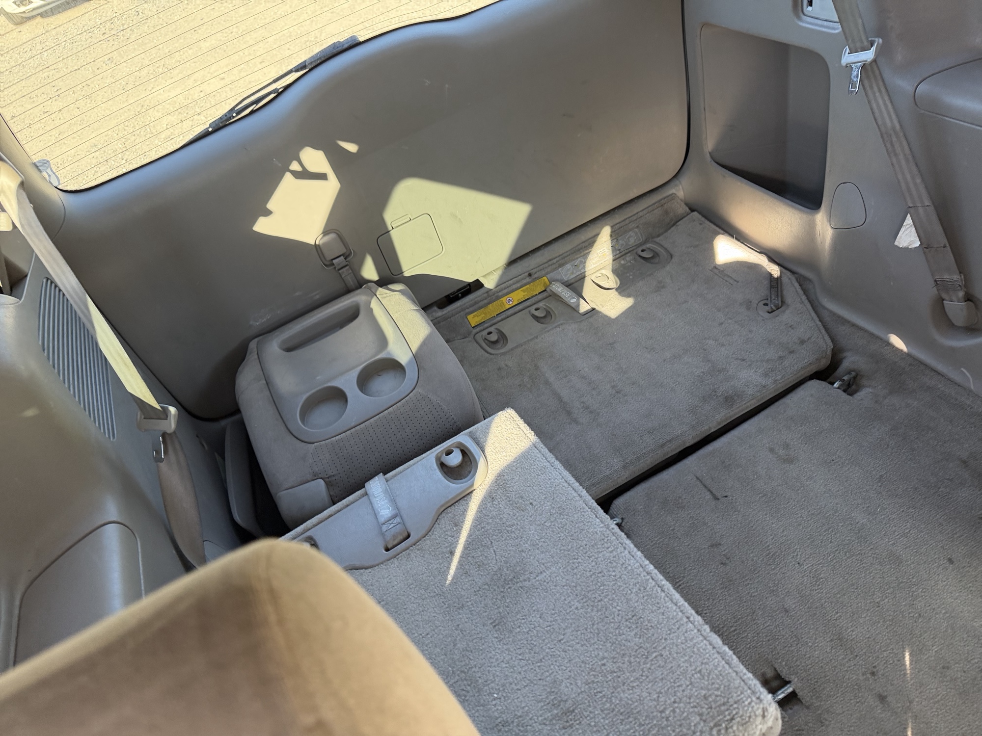 2009 toyota sienna ce-fwd-7-passenger with 179777 miles for sale near Elk River, Minnesota 106631_29_third_row_seat.jpg
