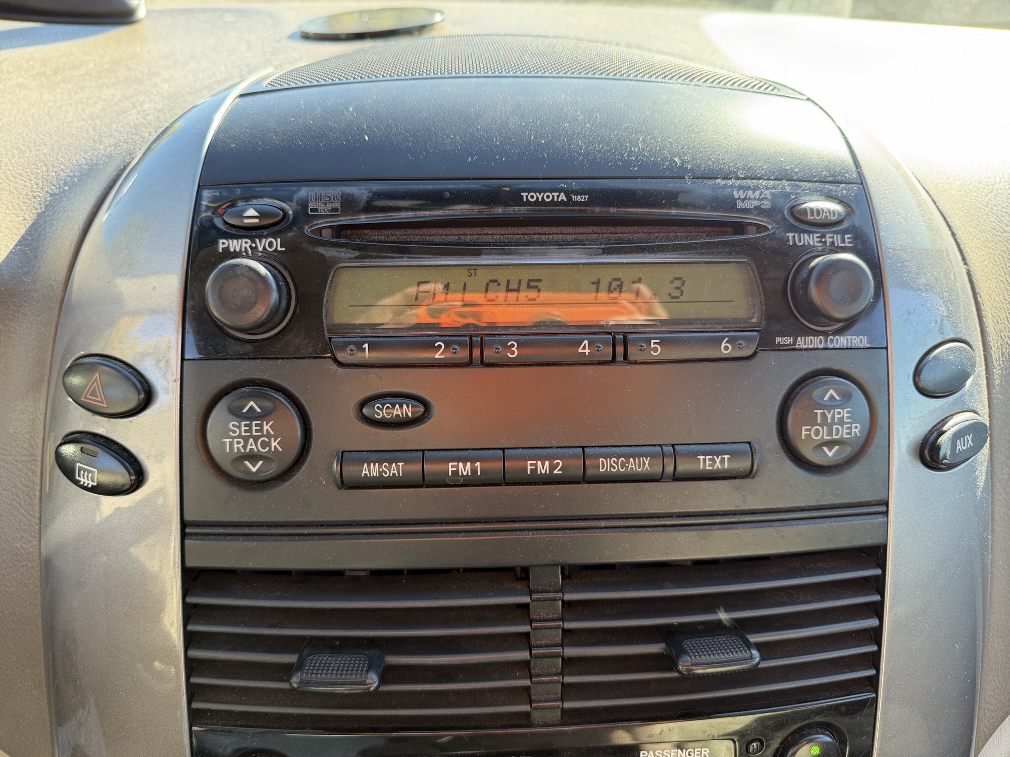 2009 toyota sienna ce-fwd-7-passenger with 179777 miles for sale near Elk River, Minnesota 106631_39_radio_closeup.jpg