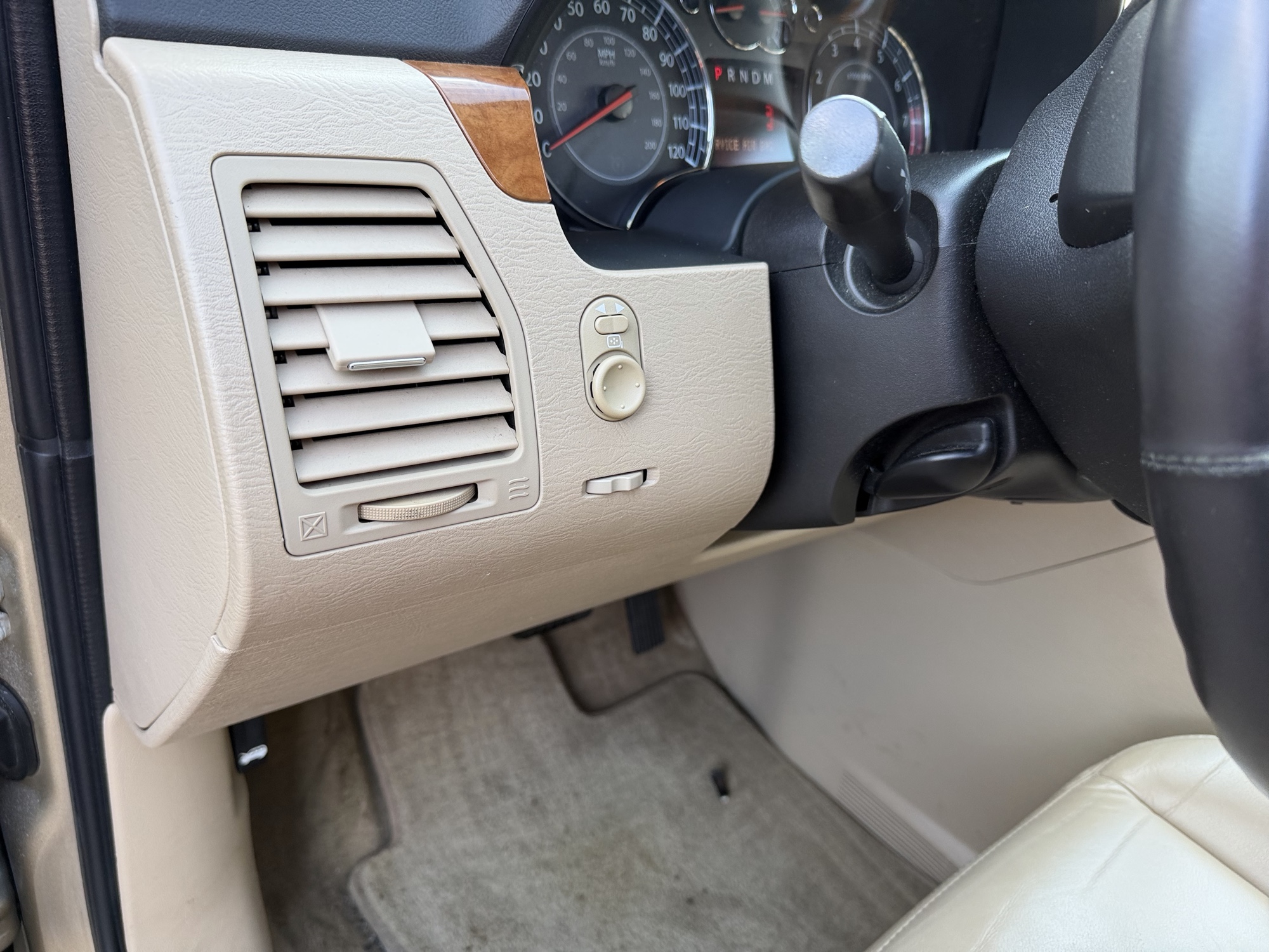 2008 suzuki xl-7 limited with 160216 miles for sale near Elk River, Minnesota 106633_37_left_of_steering_wheel.jpg