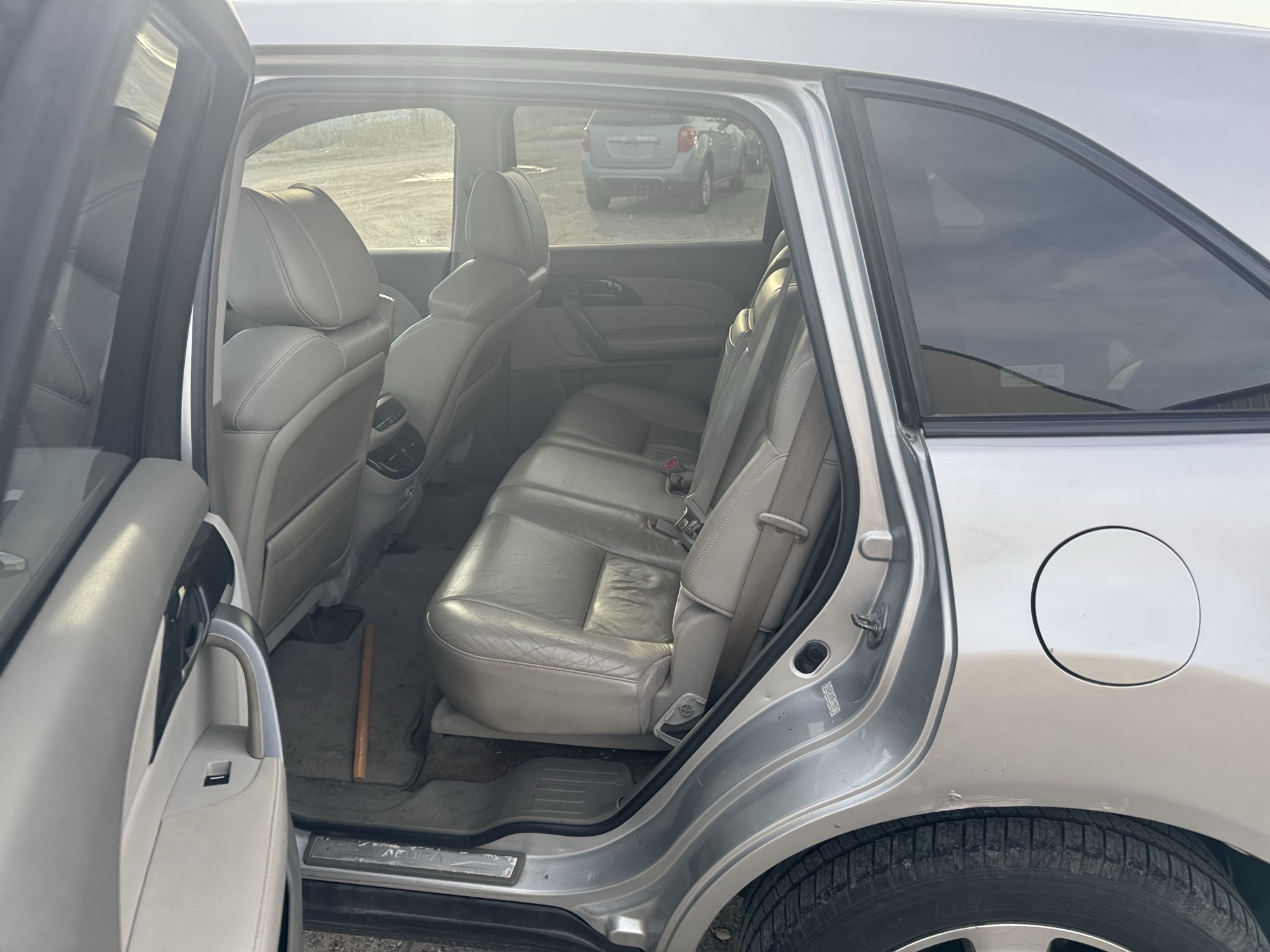 2009 acura mdx base with 225584 miles for sale near Elk River, Minnesota 106635_24_drv_rear_seat.jpg