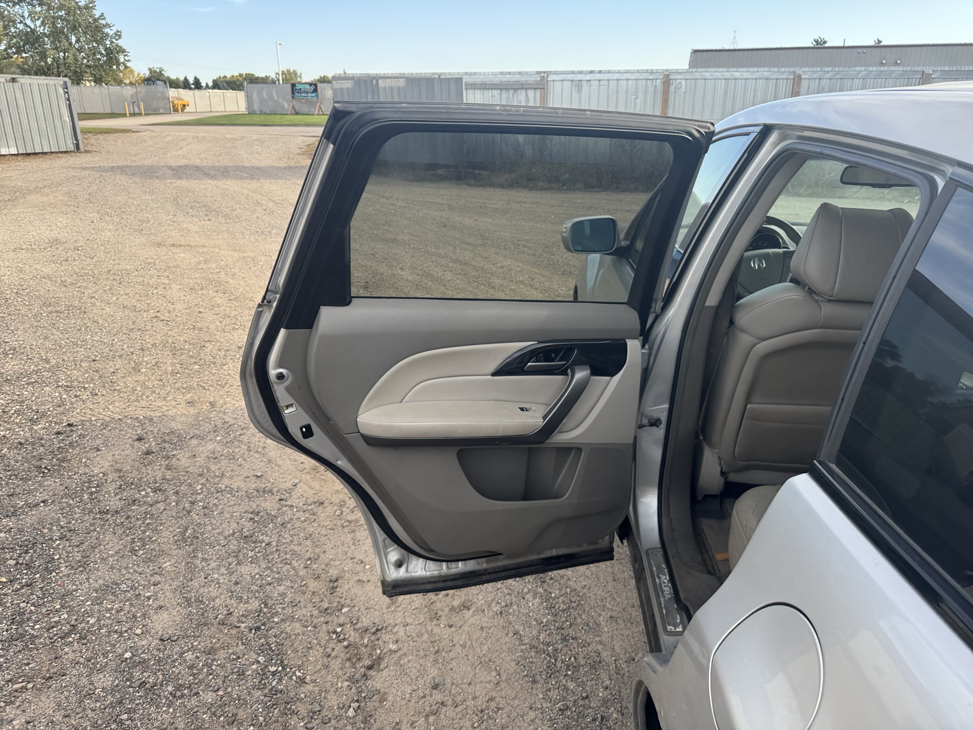 2009 acura mdx base with 225584 miles for sale near Elk River, Minnesota 106635_25_drv_rear_door_panel.jpg