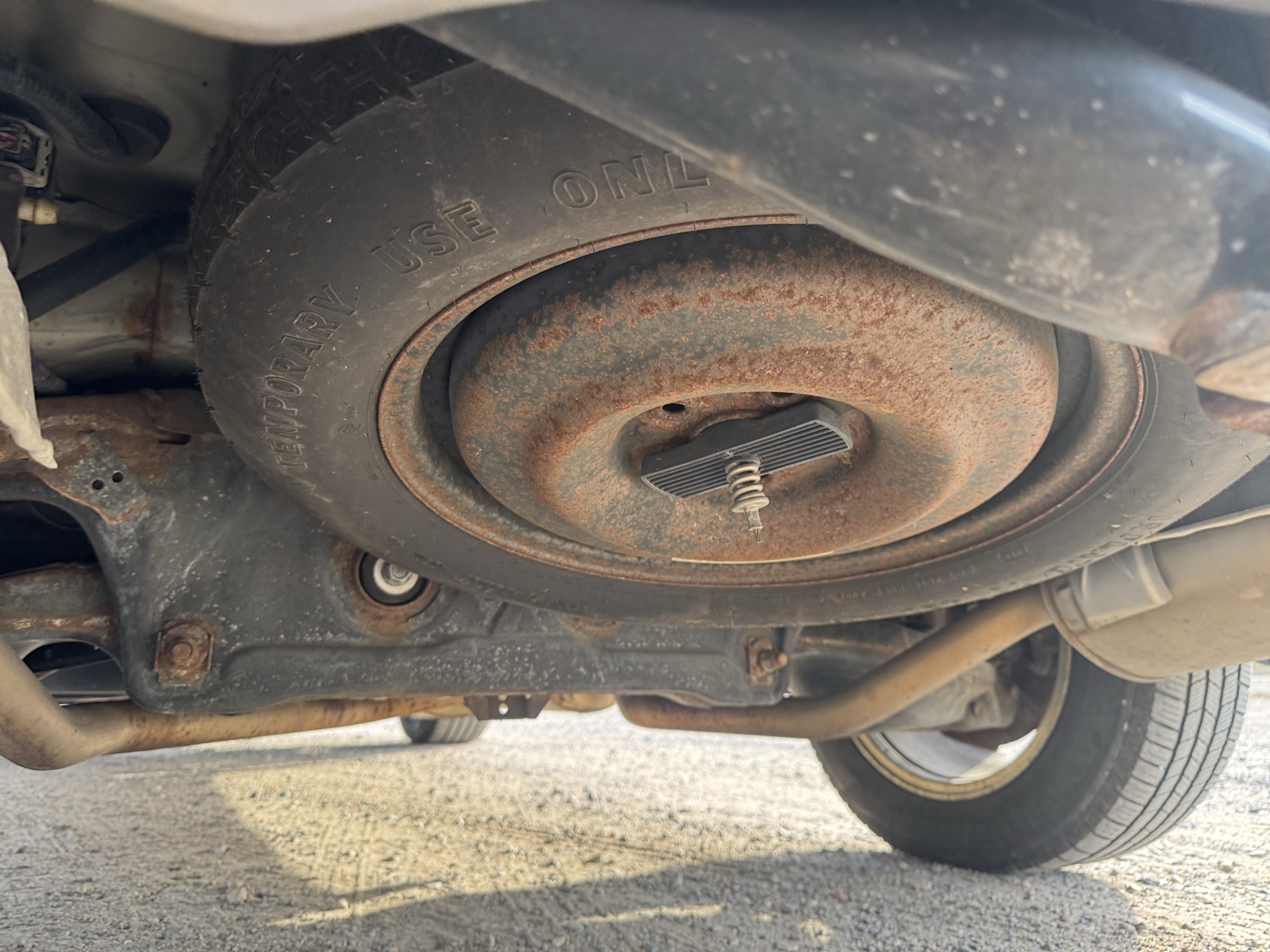 2009 acura mdx base with 225584 miles for sale near Elk River, Minnesota 106635_27_spare_tire.jpg