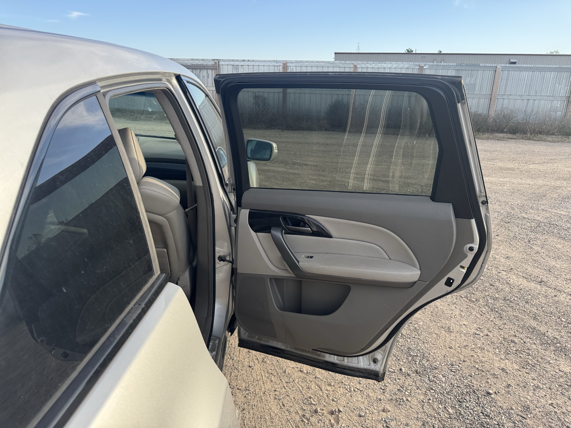 2009 acura mdx base with 225584 miles for sale near Elk River, Minnesota 106635_30_pass_rear_door_panel.jpg