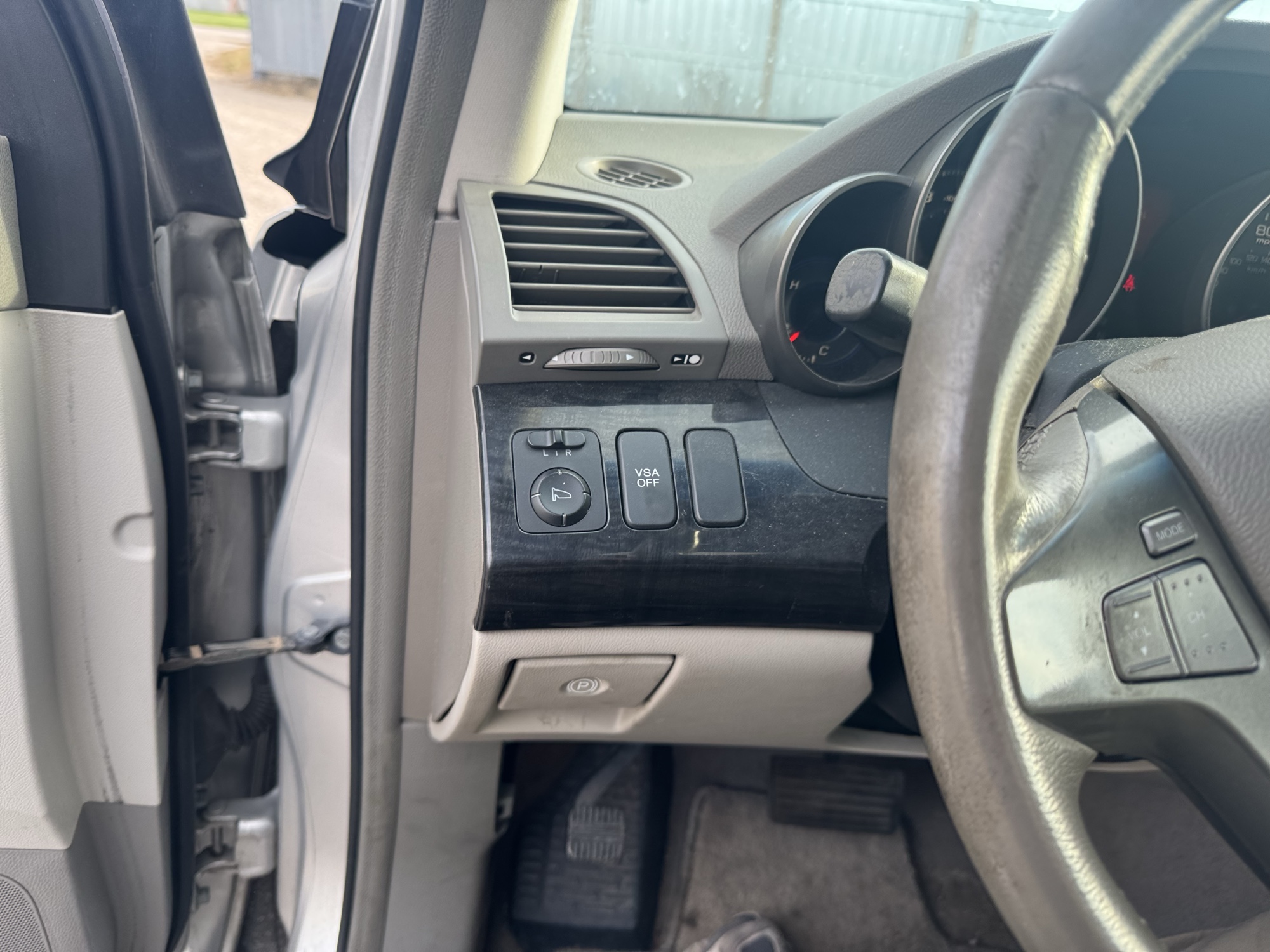 2009 acura mdx base with 225584 miles for sale near Elk River, Minnesota 106635_37_left_of_steering_wheel.jpg
