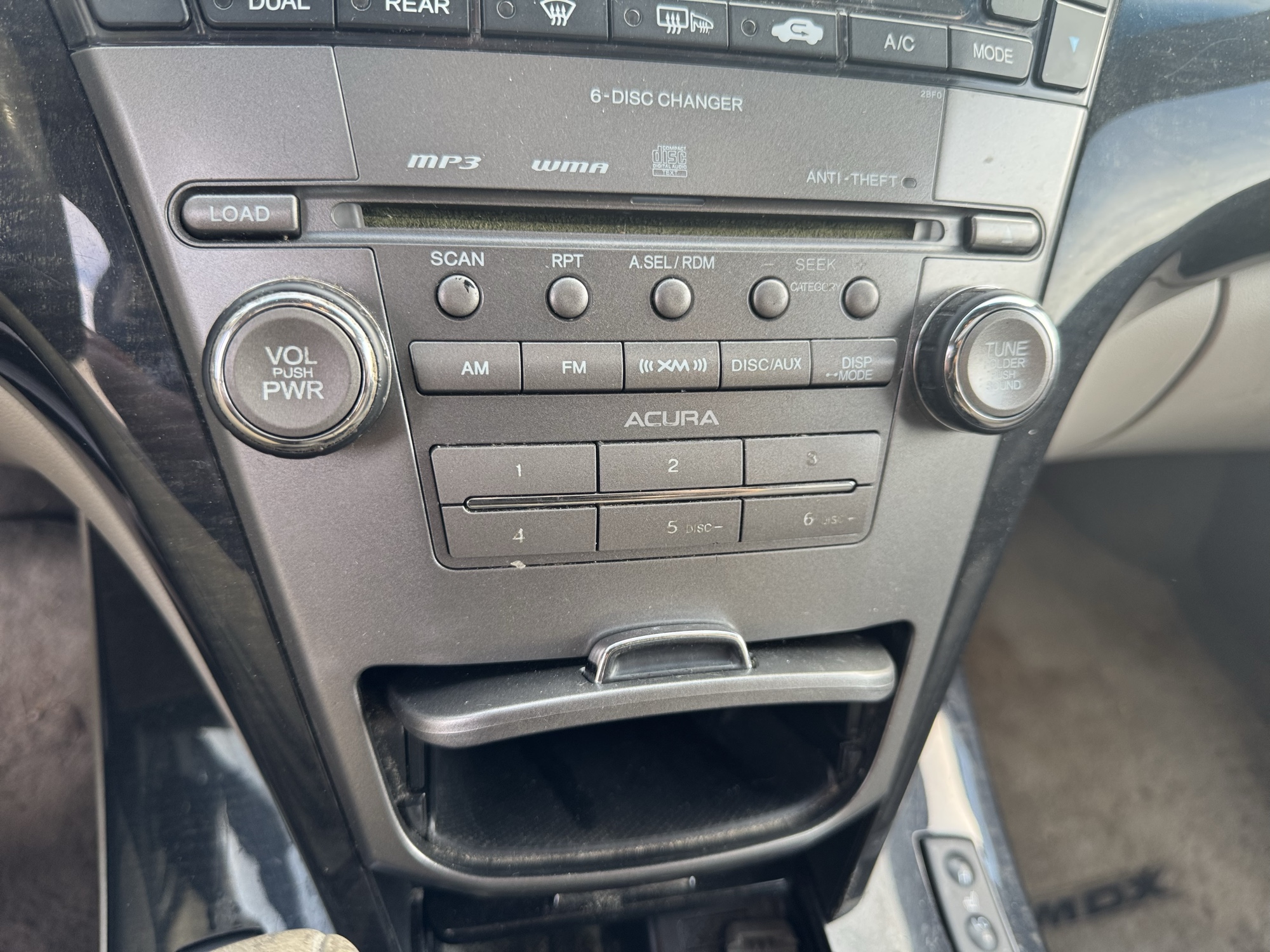 2009 acura mdx base with 225584 miles for sale near Elk River, Minnesota 106635_39_radio_closeup.jpg