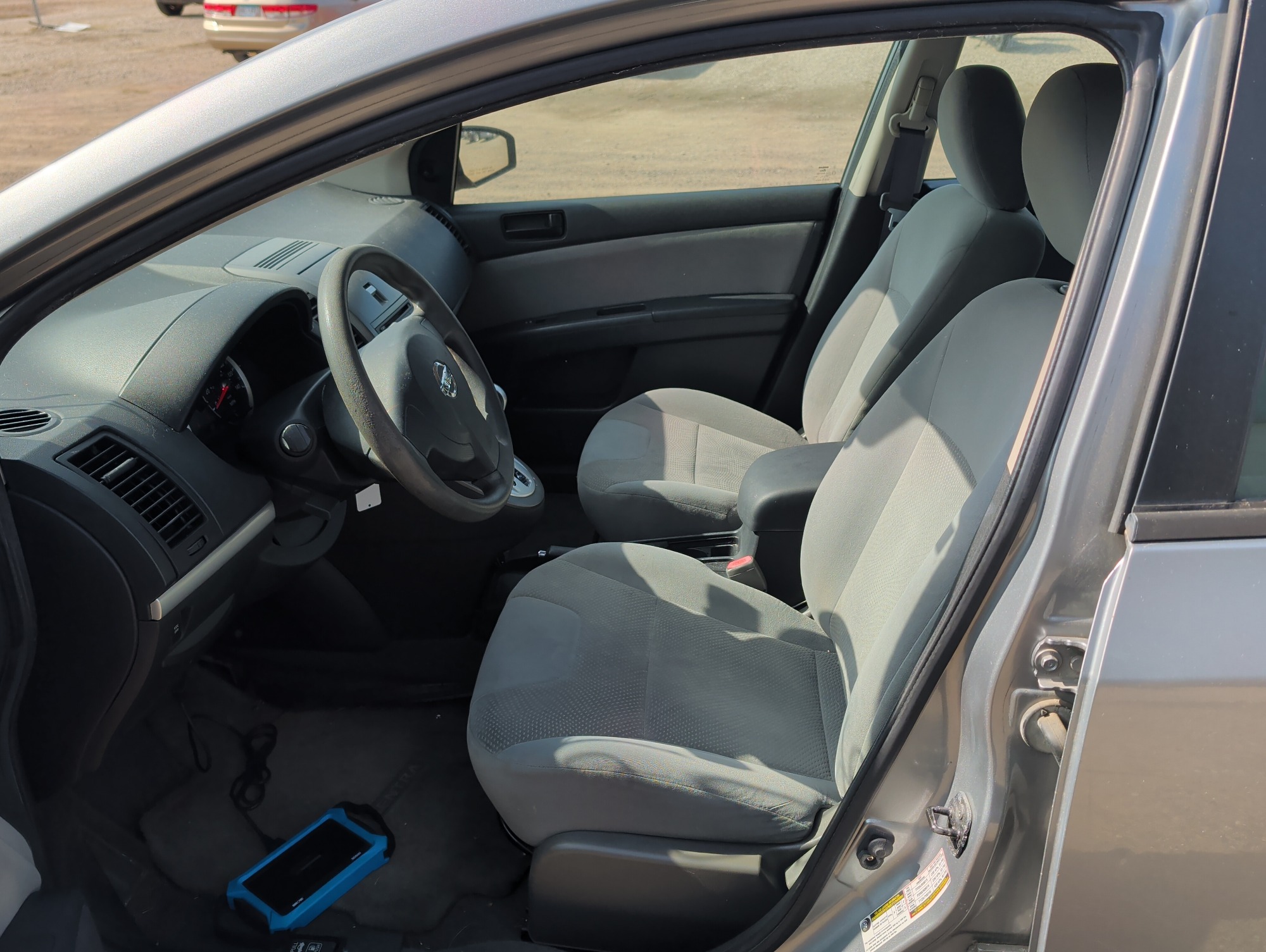 2011 nissan sentra 2.0 with 128752 miles for sale near Elk River, Minnesota 106636_22_driver_seat.jpg