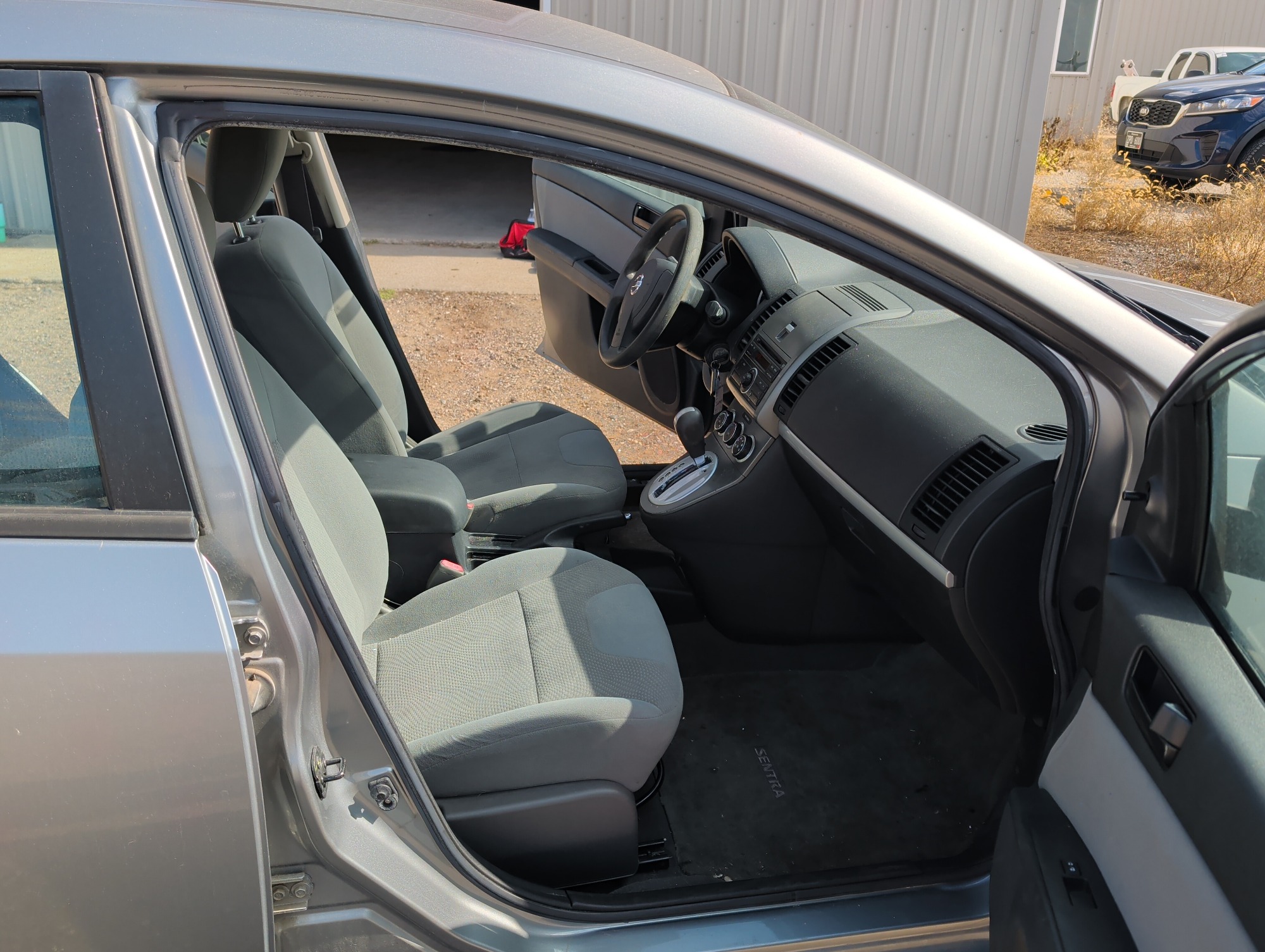 2011 nissan sentra 2.0 with 128752 miles for sale near Elk River, Minnesota 106636_31_passenger_seat.jpg