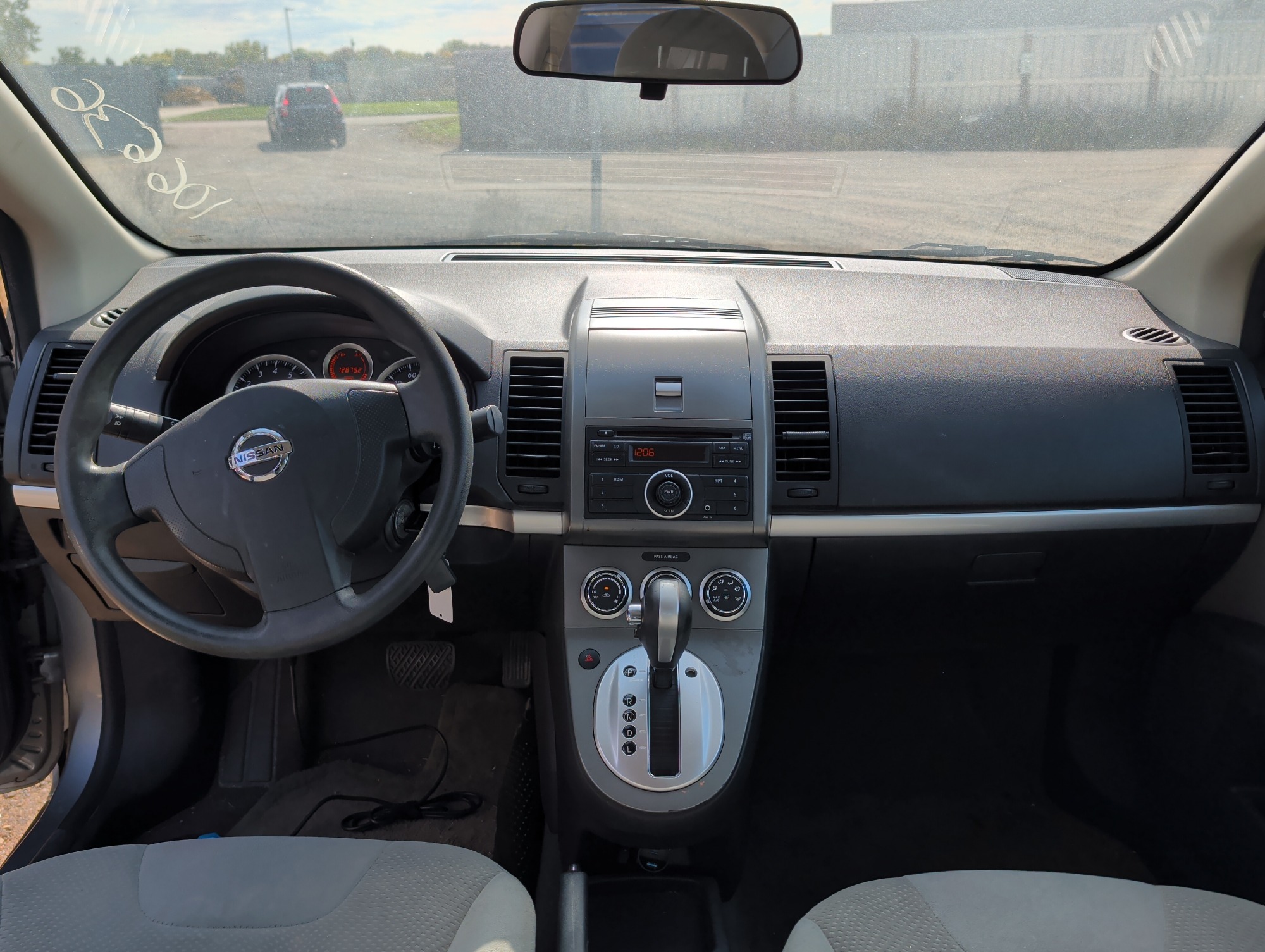 2011 nissan sentra 2.0 with 128752 miles for sale near Elk River, Minnesota 106636_34_whole_dash.jpg