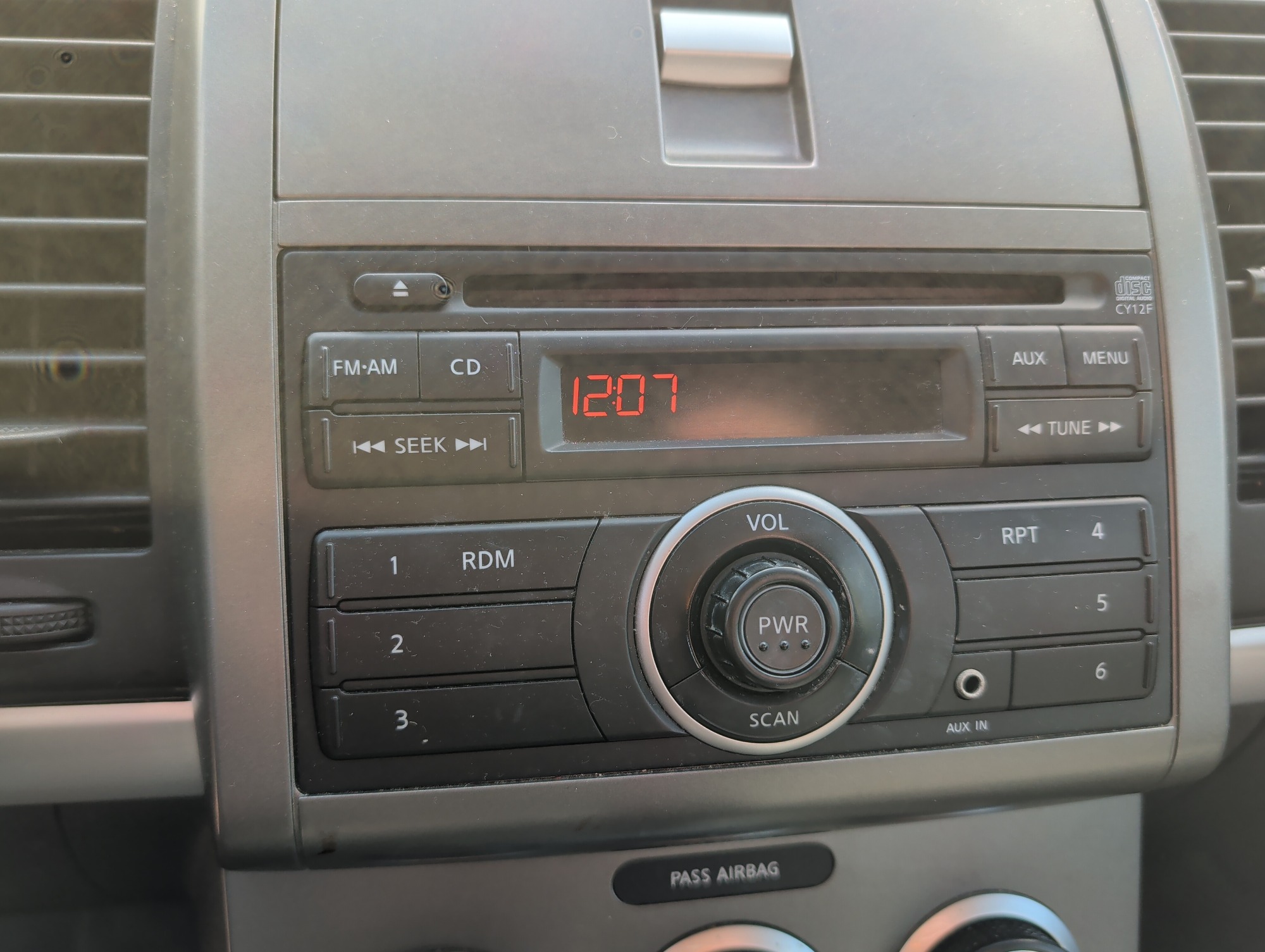 2011 nissan sentra 2.0 with 128752 miles for sale near Elk River, Minnesota 106636_39_radio_closeup.jpg