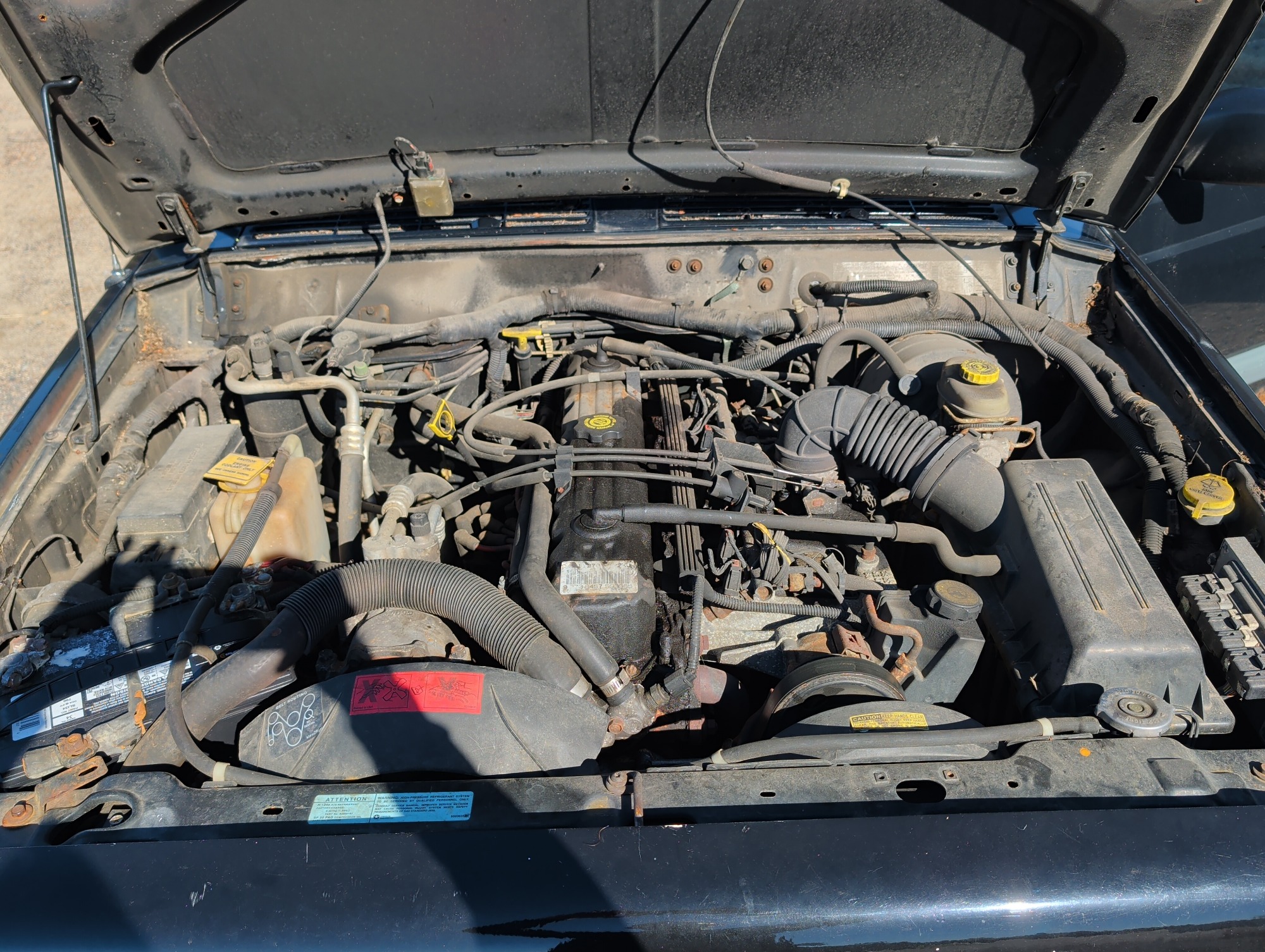 1998 jeep cherokee sport-4-door-4wd with 185611 miles for sale near Elk River, Minnesota 106637_49_engine_bay.jpg