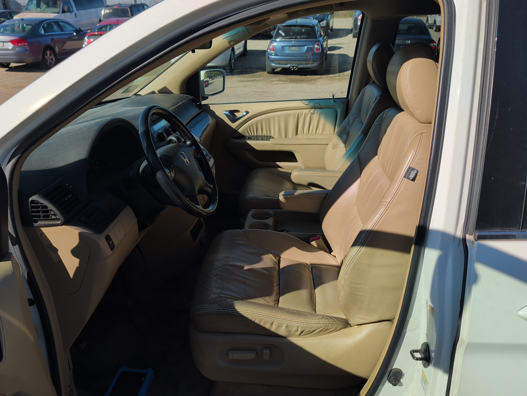 2006 honda odyssey ex-l with 241784 miles for sale near Elk River, Minnesota 106638_22_driver_seat.jpg