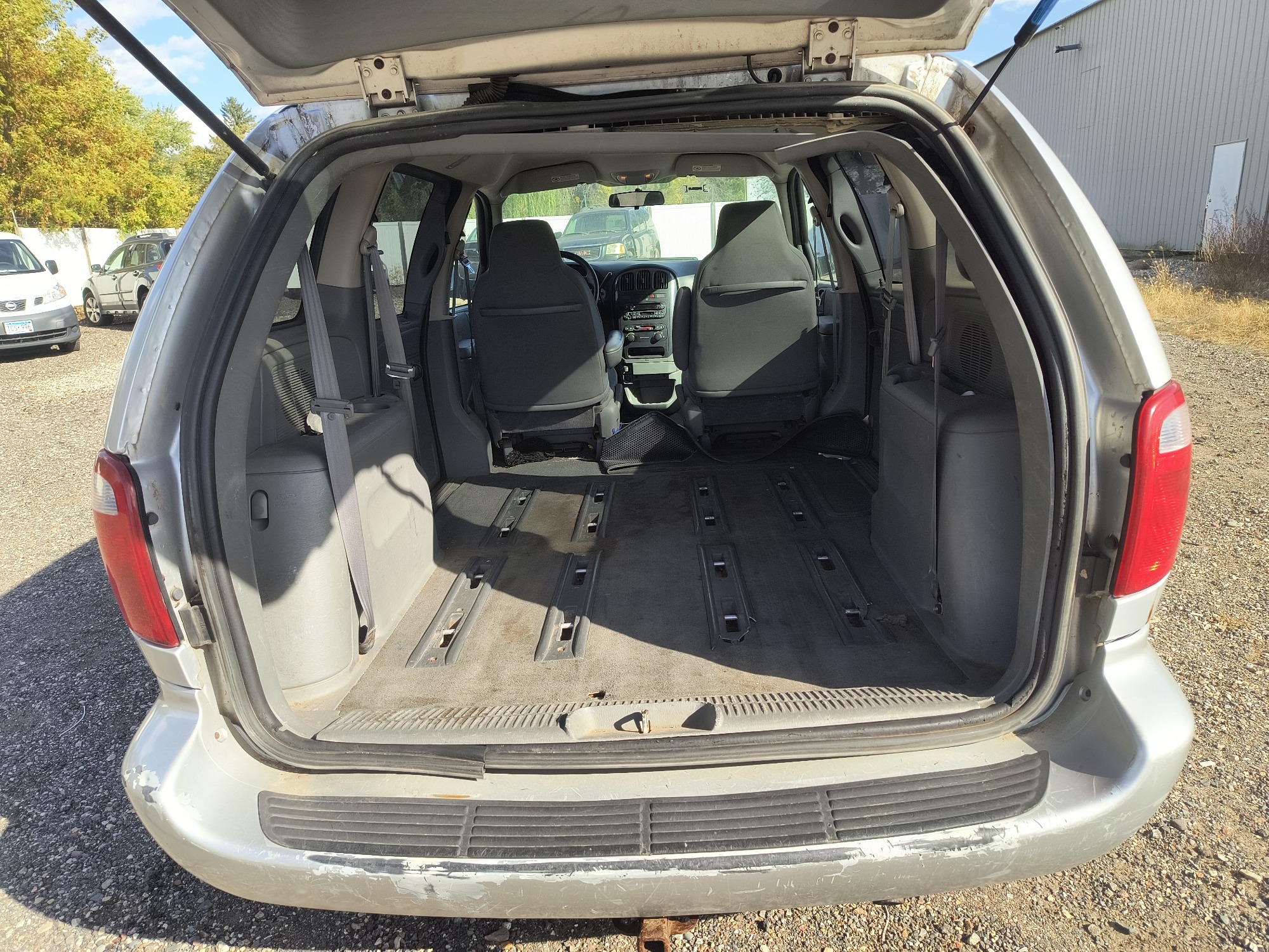 2005 dodge caravan sxt with 132608 miles for sale near Elk River, Minnesota 106640_26_trunk.jpg