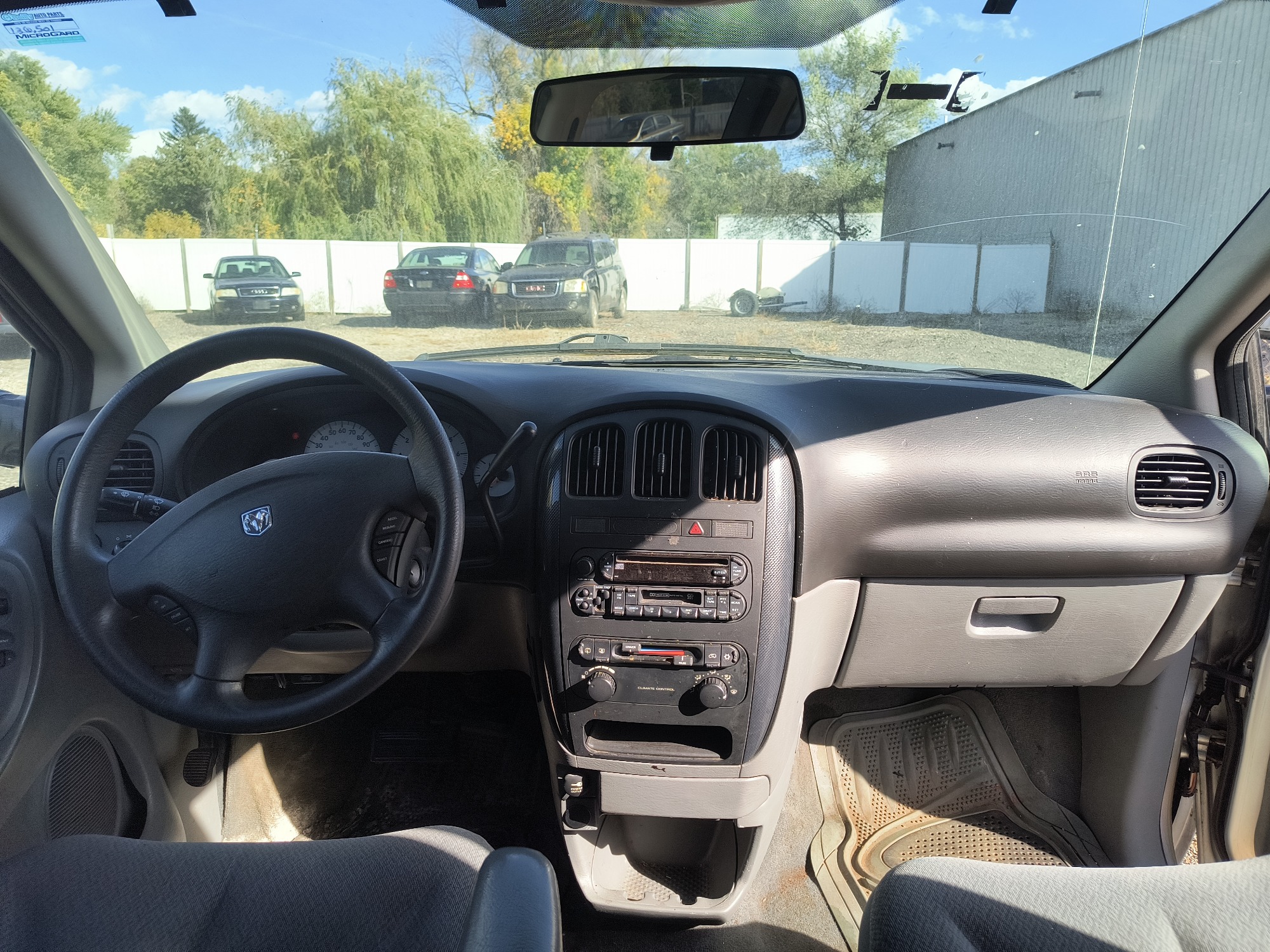 2005 dodge caravan sxt with 132608 miles for sale near Elk River, Minnesota 106640_34_whole_dash.jpg