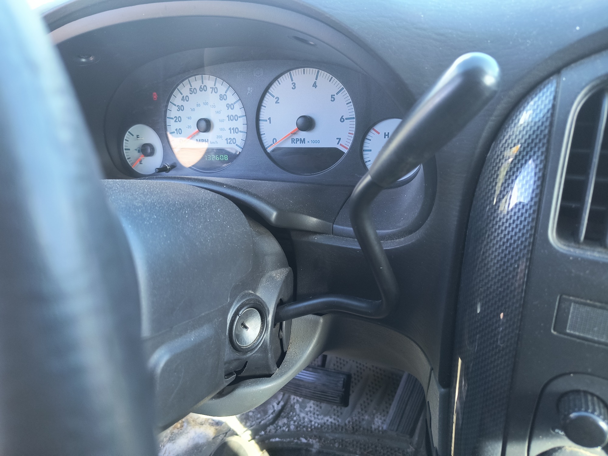 2005 dodge caravan sxt with 132608 miles for sale near Elk River, Minnesota 106640_41_shifter.jpg