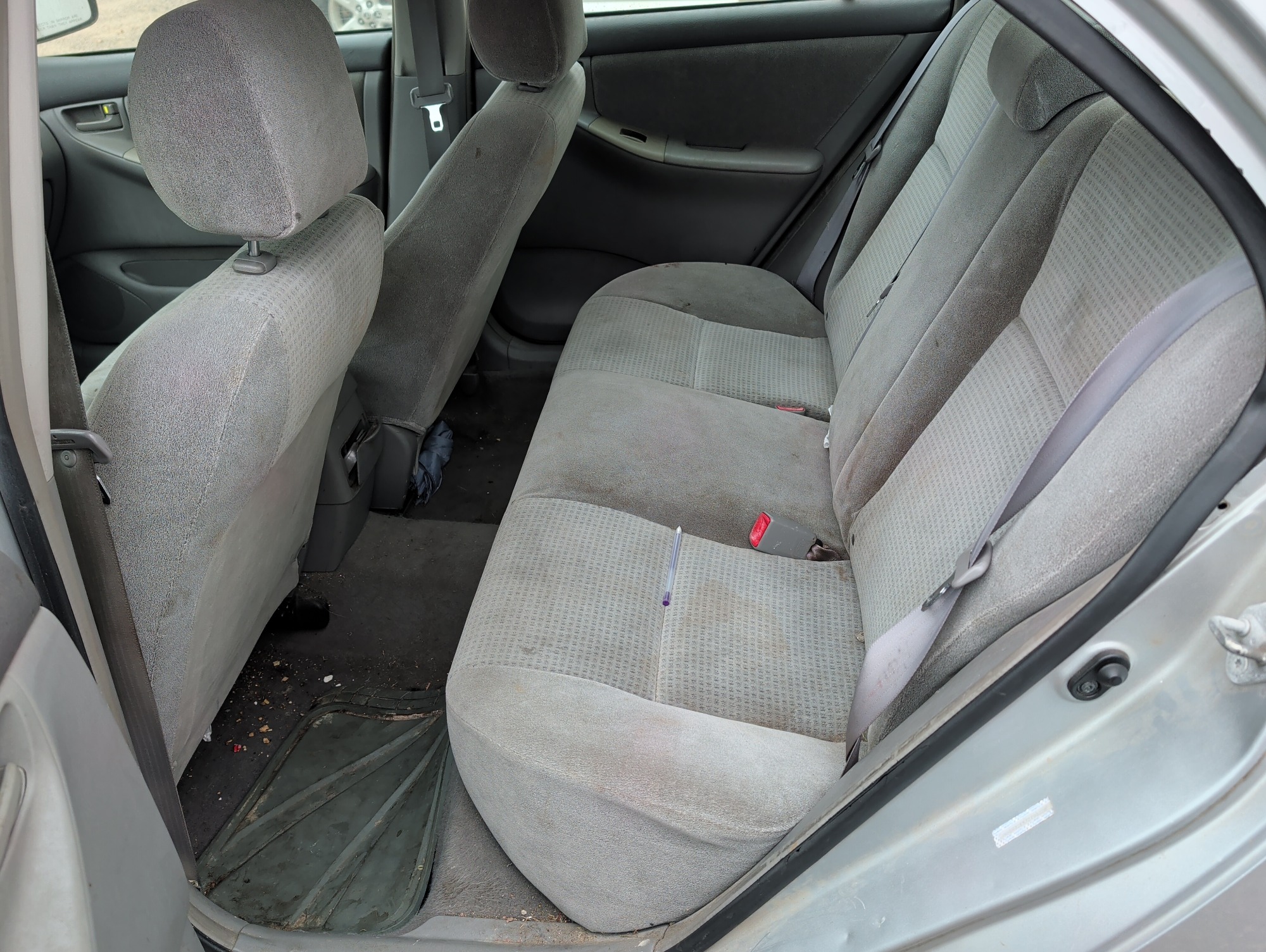 2007 toyota corolla ce with 173168 miles for sale near Elk River, Minnesota 106641_24_drv_rear_seat.jpg