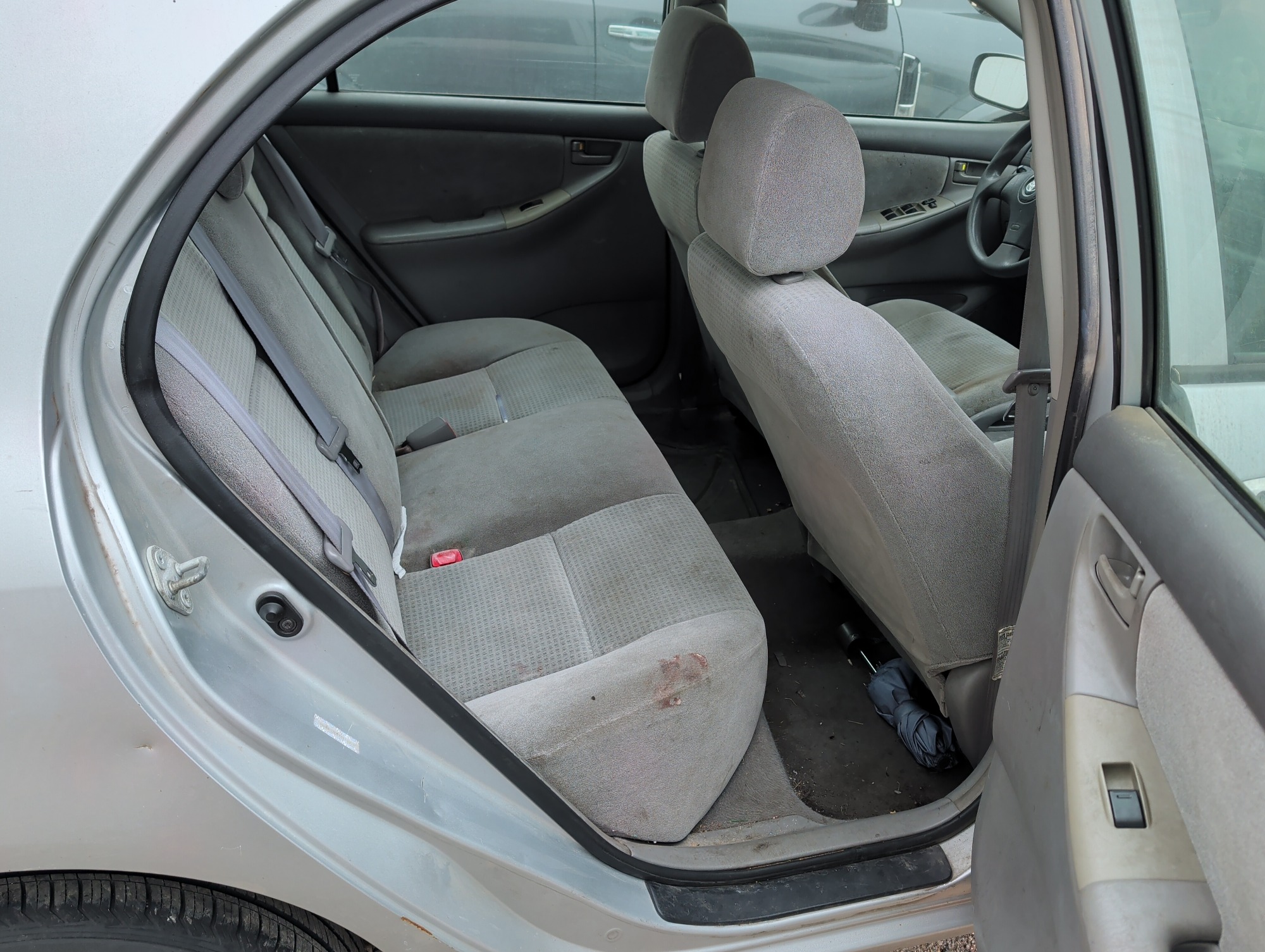 2007 toyota corolla ce with 173168 miles for sale near Elk River, Minnesota 106641_28_pass_rear_seat.jpg