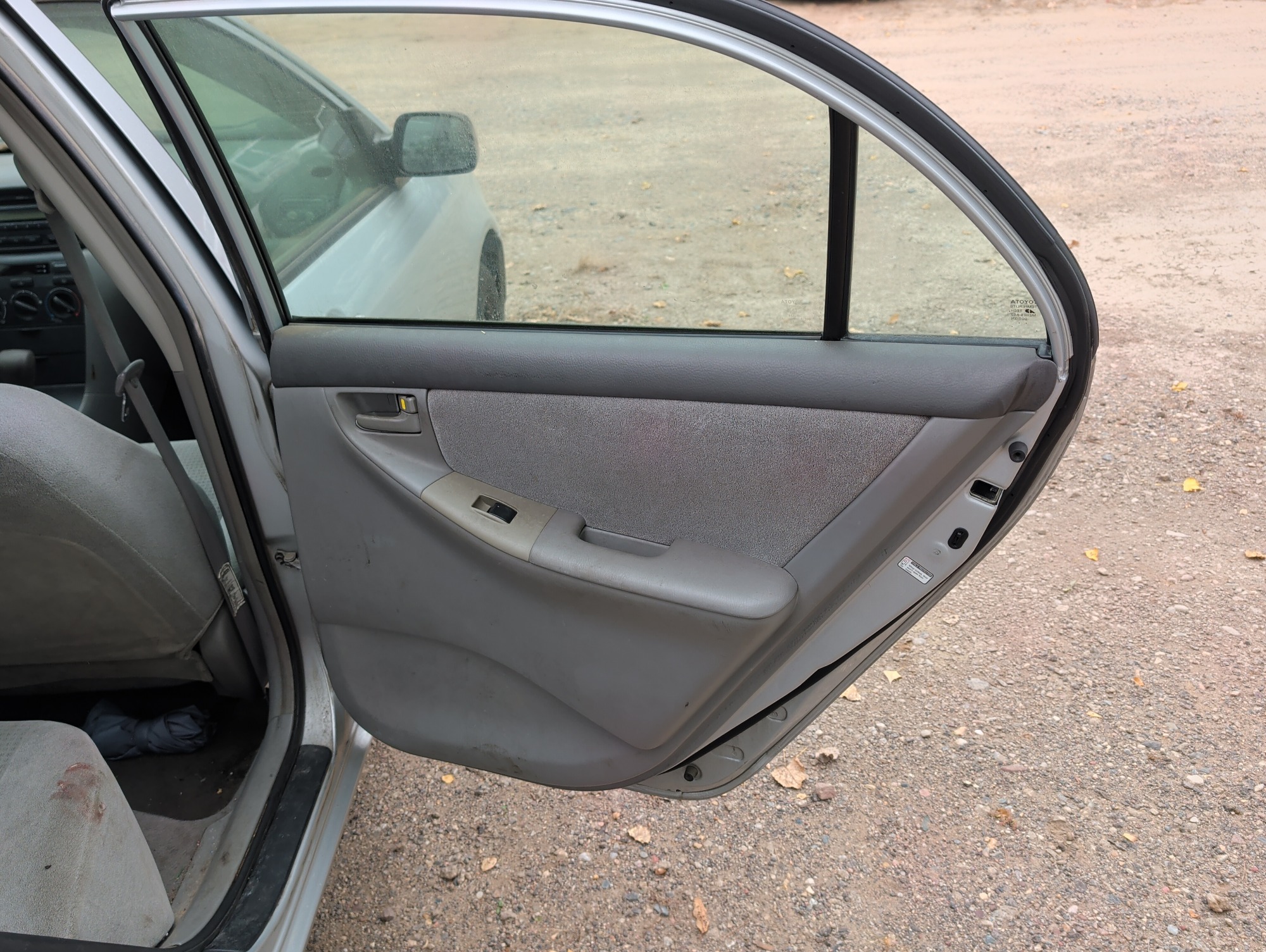 2007 toyota corolla ce with 173168 miles for sale near Elk River, Minnesota 106641_30_pass_rear_door_panel.jpg
