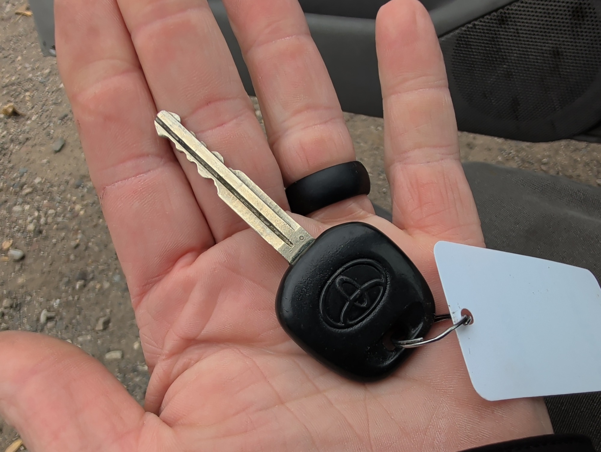 2007 toyota corolla ce with 173168 miles for sale near Elk River, Minnesota 106641_51_keys.jpg