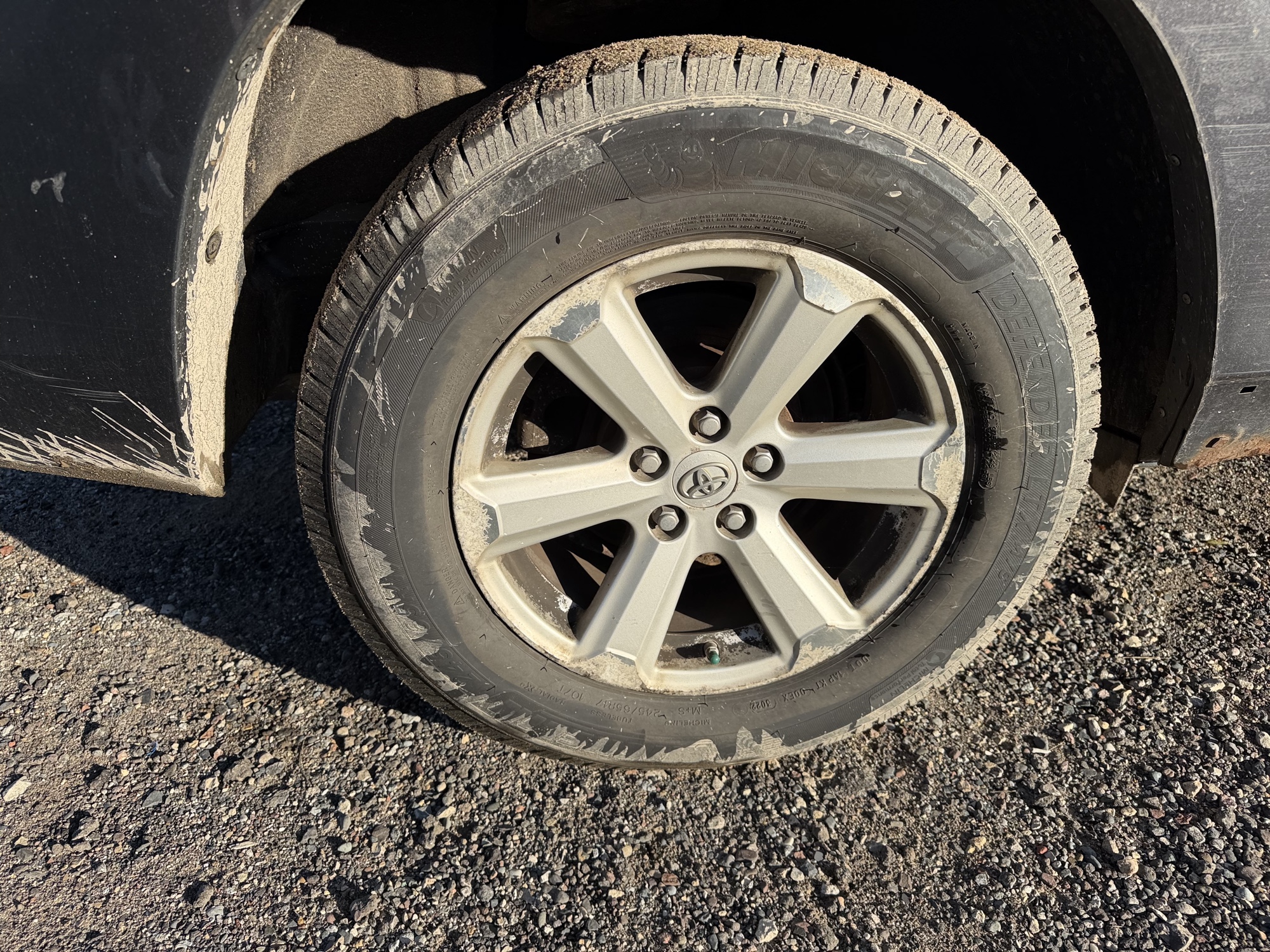 2010 toyota highlander base-4wd with 203970 miles for sale near Elk River, Minnesota 106642_14_rear_pass_wheel.jpg