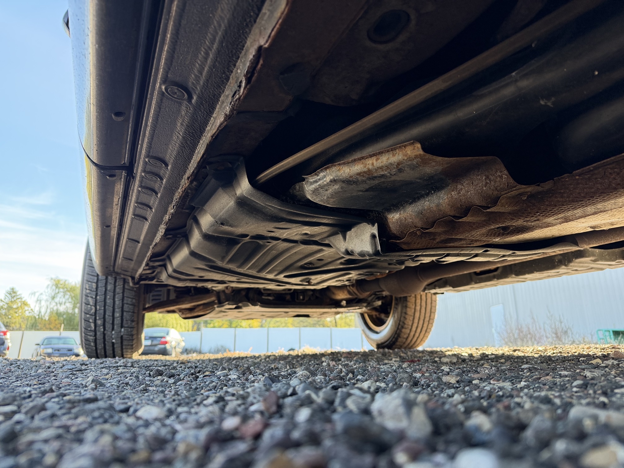 2010 toyota highlander base-4wd with 203970 miles for sale near Elk River, Minnesota 106642_18_undercar_rear_drv.jpg