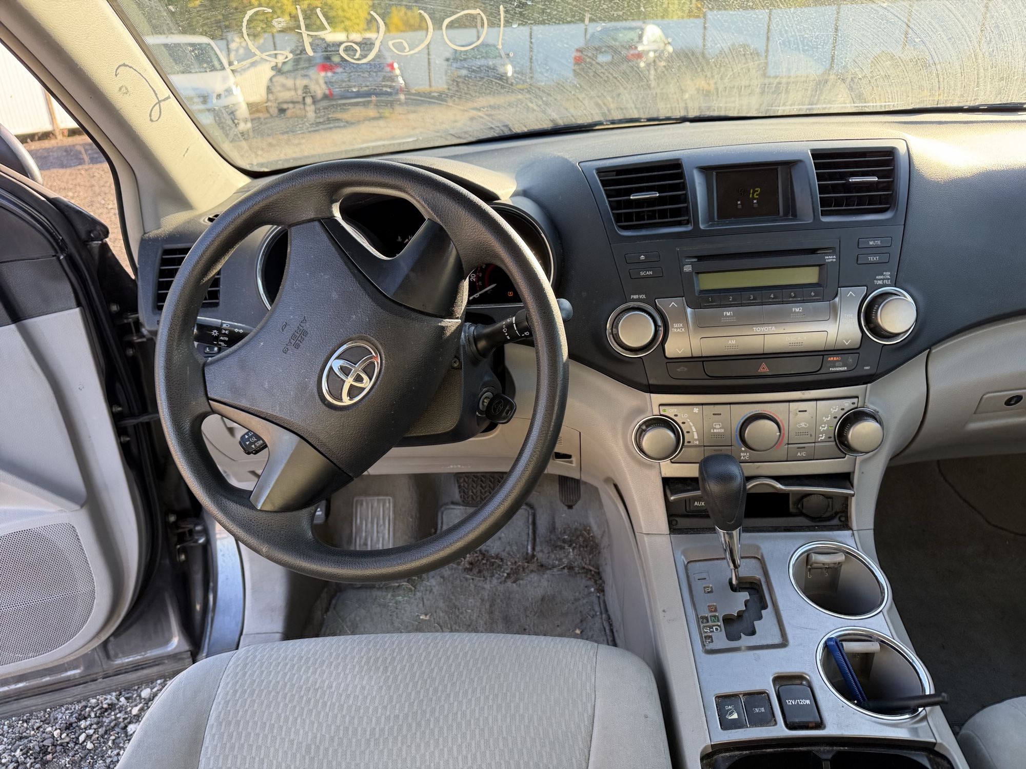 2010 toyota highlander base-4wd with 203970 miles for sale near Elk River, Minnesota 106642_33_dash_from_driver.jpg