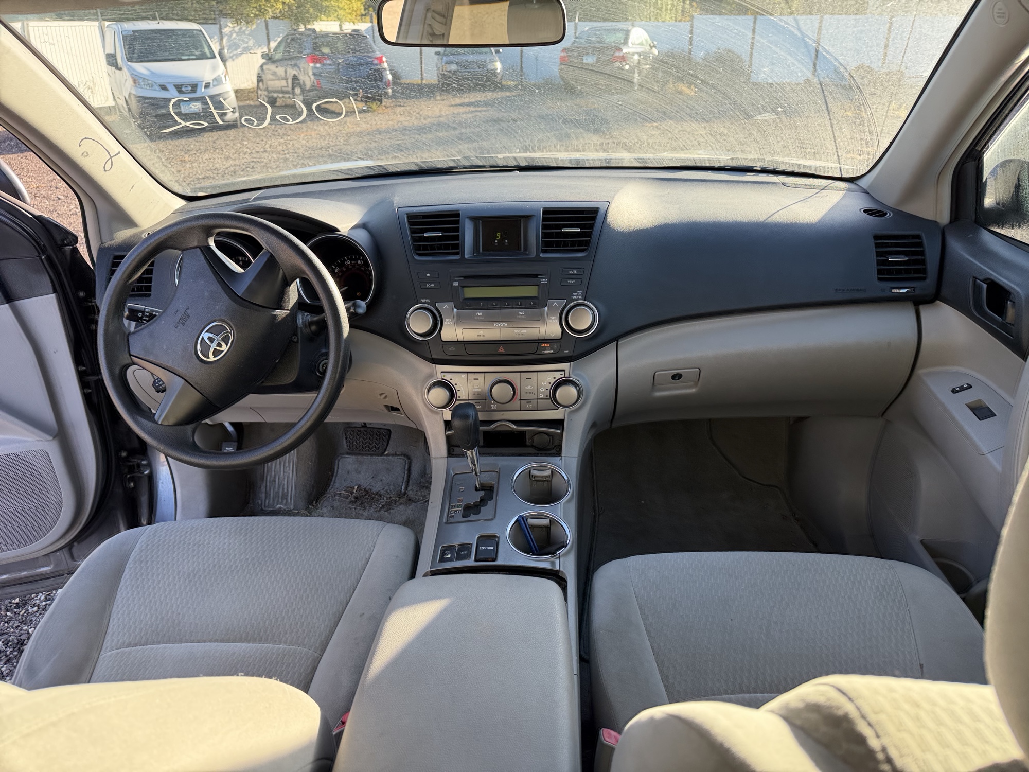 2010 toyota highlander base-4wd with 203970 miles for sale near Elk River, Minnesota 106642_34_whole_dash.jpg