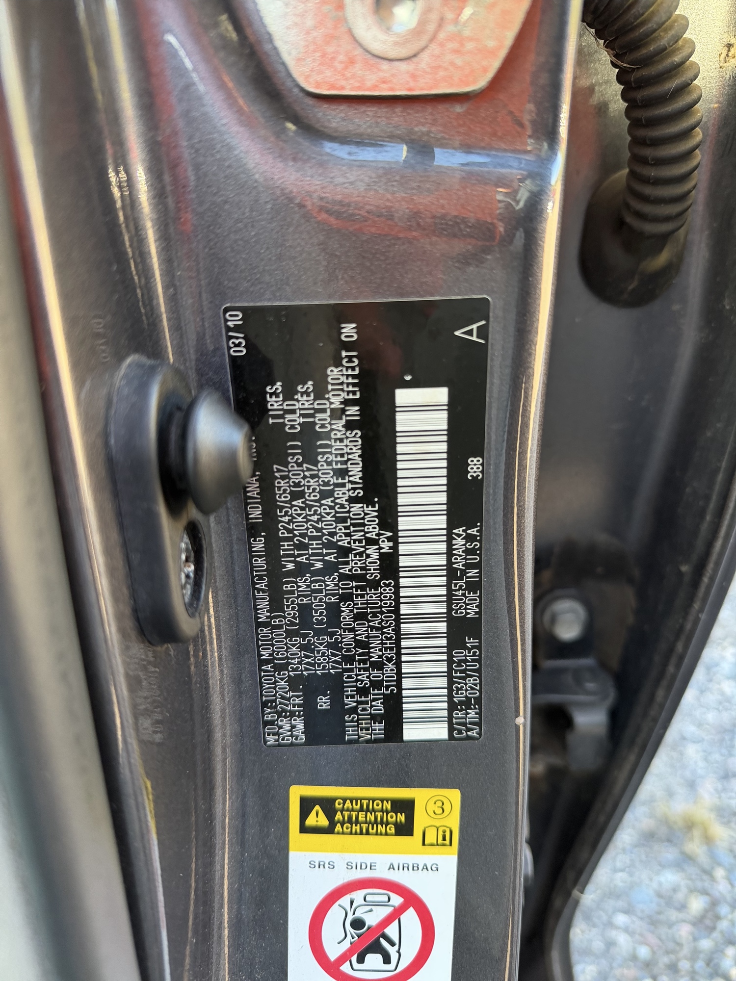 2010 toyota highlander base-4wd with 203970 miles for sale near Elk River, Minnesota 106642_47_door_vin_sticker.jpg