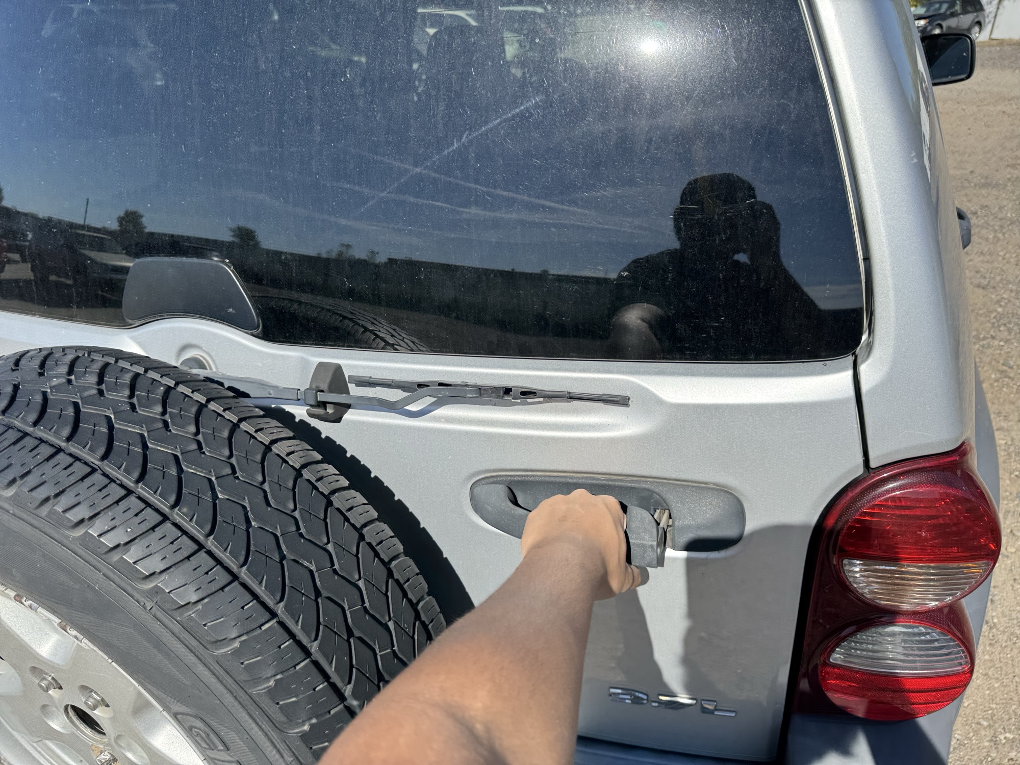 2005 jeep liberty sport-4wd with 175646 miles for sale near Elk River, Minnesota 106643_26_trunk.jpg