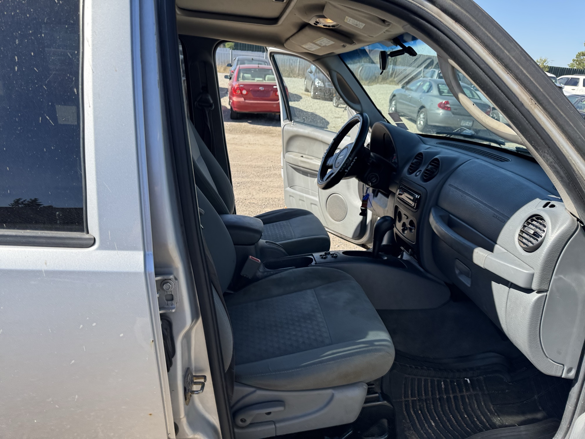 2005 jeep liberty sport-4wd with 175646 miles for sale near Elk River, Minnesota 106643_31_passenger_seat.jpg